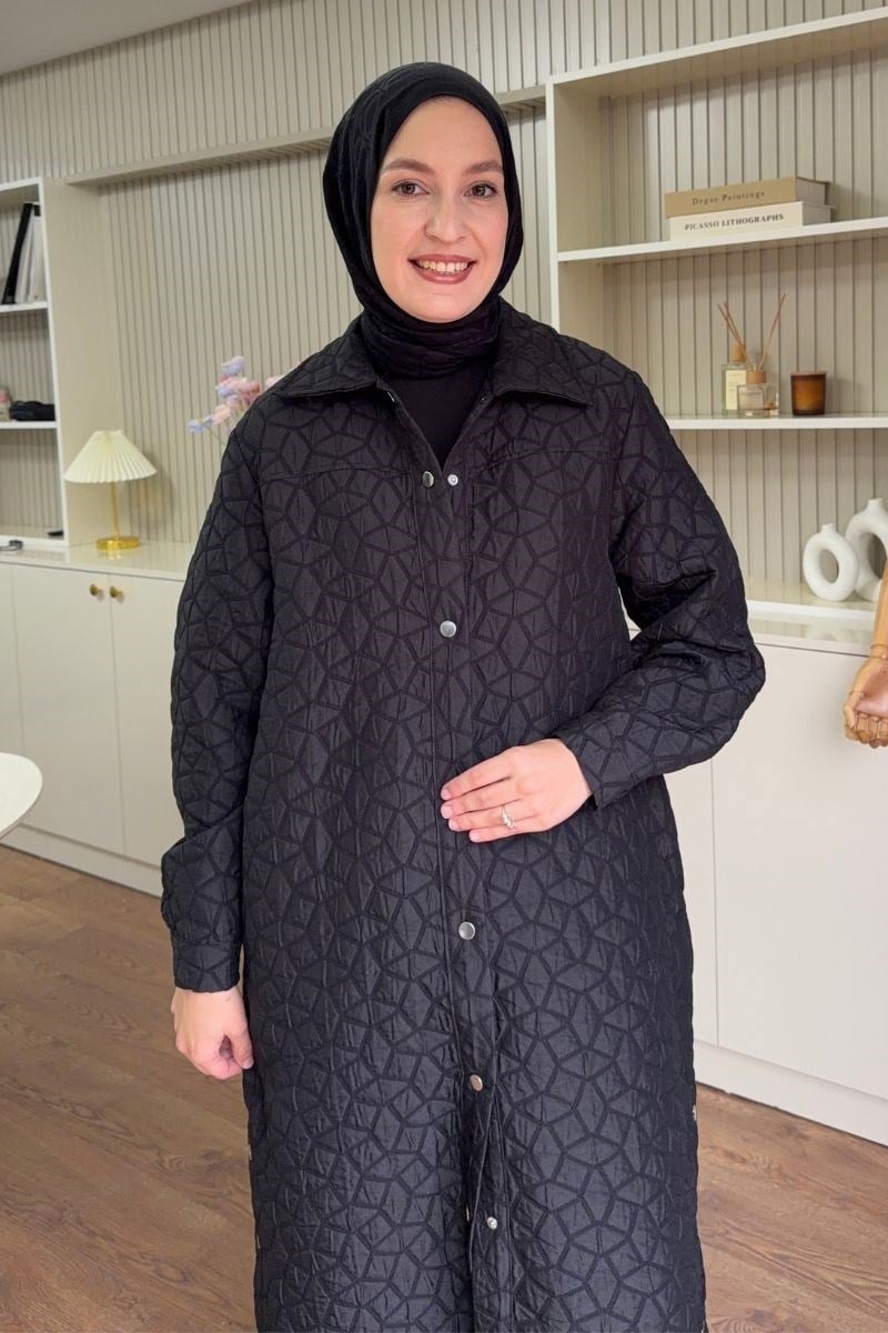 Önü Ve Yanları Çıtçıtlı Mozaik Kapitone Kap Siyah 