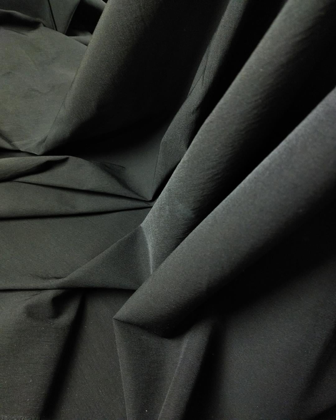 Boyuna Esnek Gabardin Siyah Renkte (En 160 cm x Boy 250 cm)
