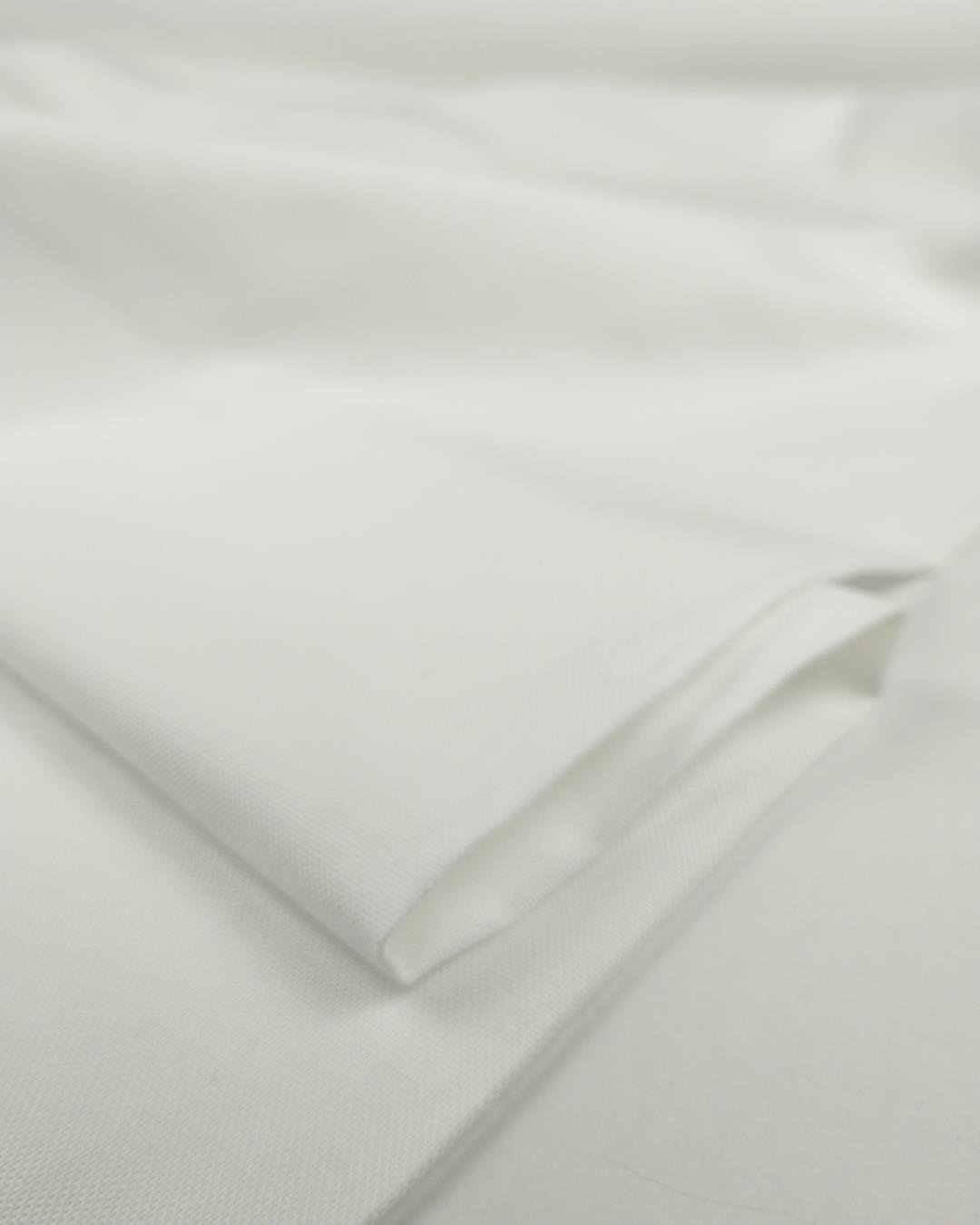 Beyaz Renkte Pamuklu Dokuma
 (En 140 cm x
 Boy 220 cm)