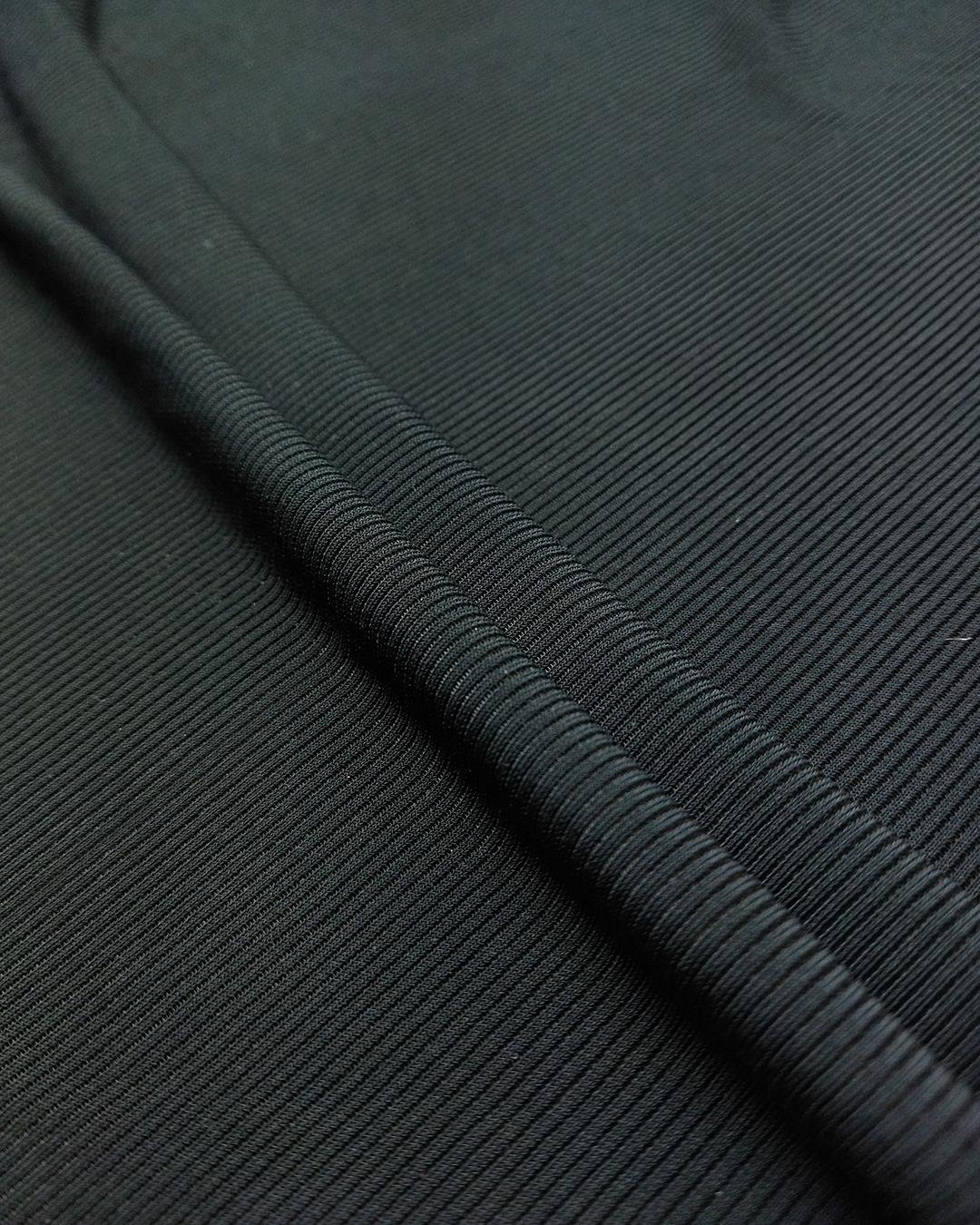 TEK EN Siyah Renkte Kaşkorse Jarse
 En: 95 cm