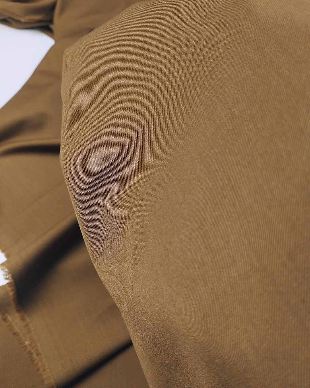 Koyu Kahve Gabardin Dokuma
 (En 140 cm x
 Boy 250 cm)