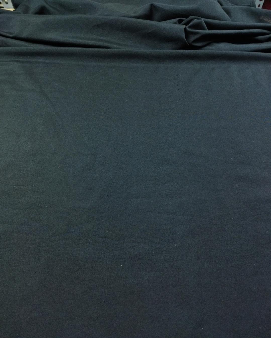 Gabardin Benzeri Dokuma Siyah Renkte (En 140 cm x Boy 230 cm)