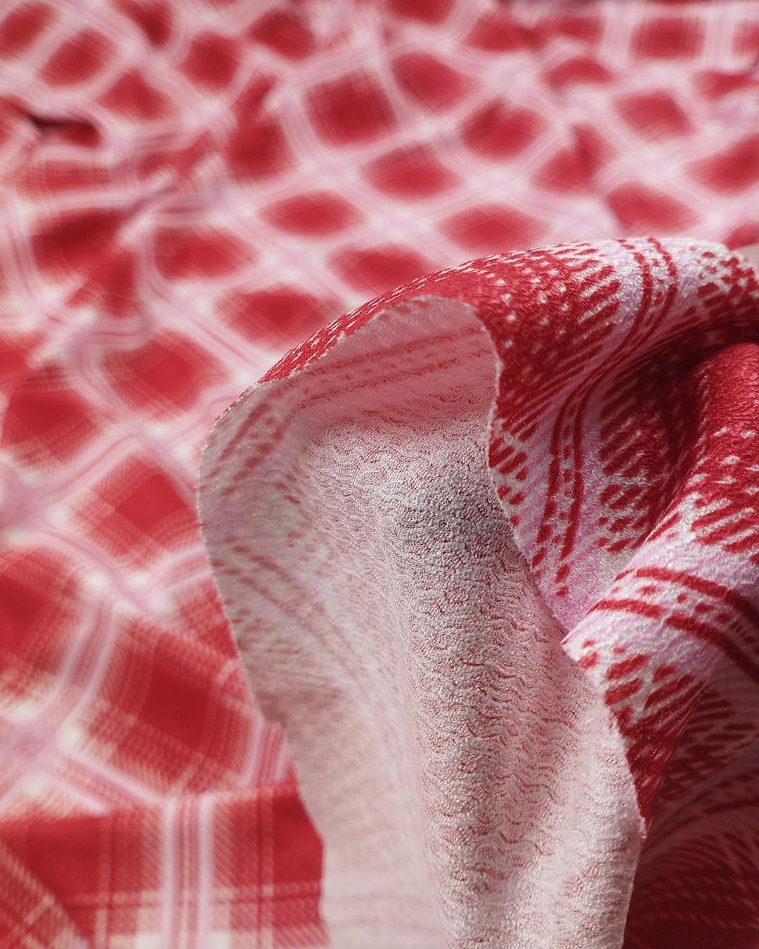Kırmızı Pembe Renklerde Jarse (En  160 cm x Boy 310 cm)