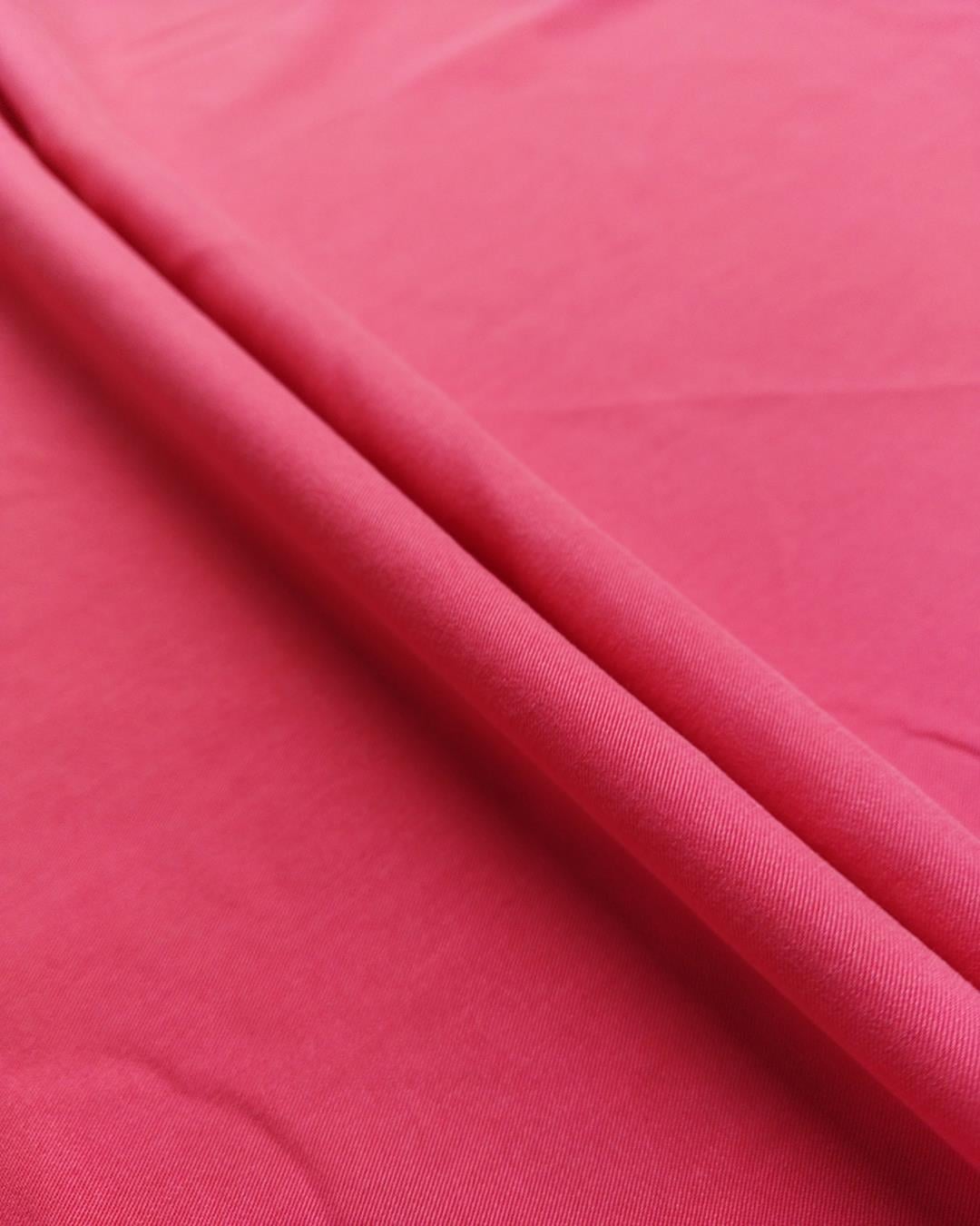 Liyosel Sentetik Dokuma Pembe Renkte (En 125 cm x Boy 160 cm)