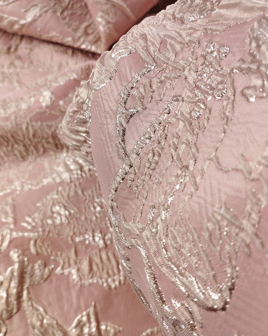 Pembe Brokar (En 140 cm x Boy 480 cm)