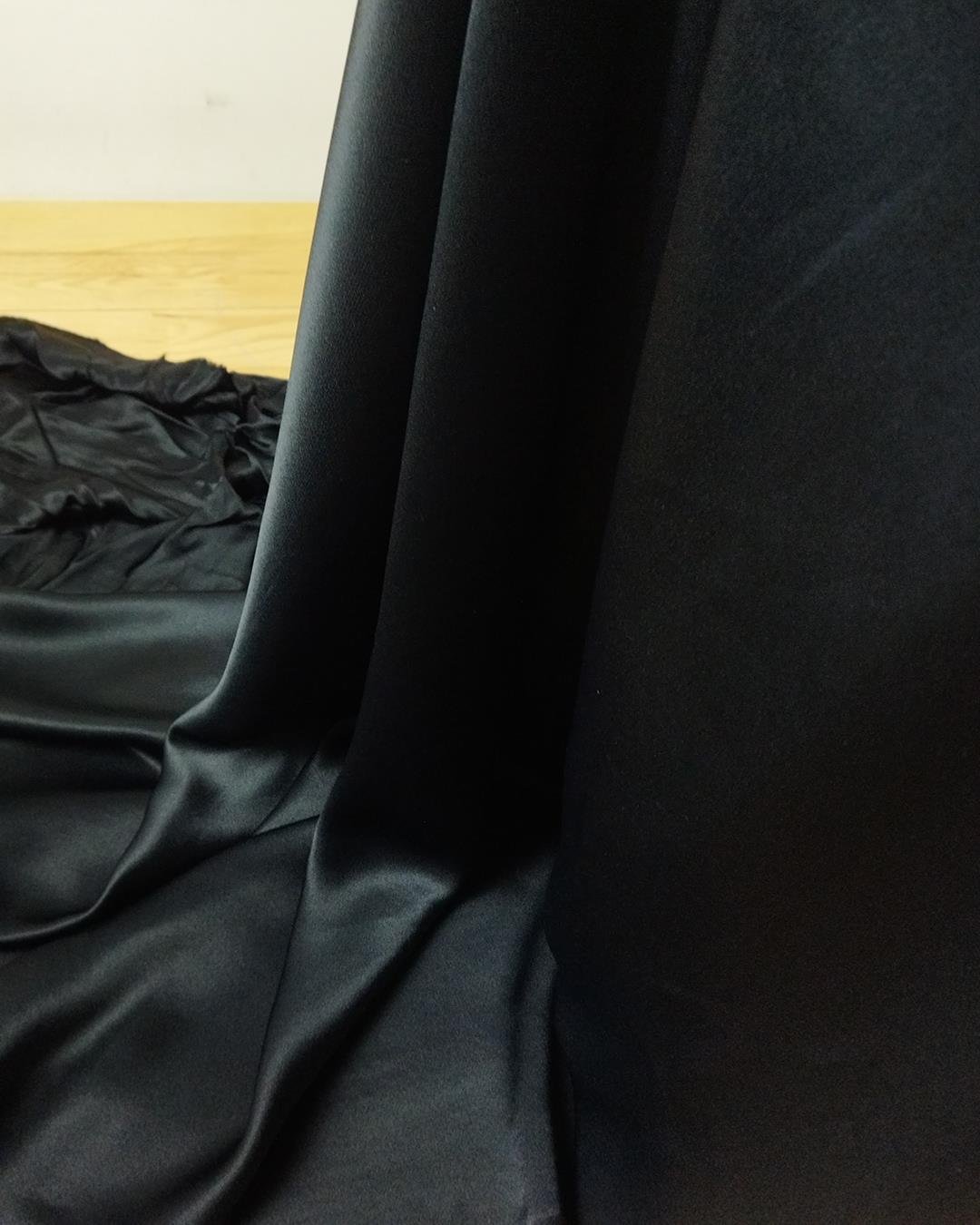 Siyah Renkte Saten Viskon (En  140 cm x Boy 270 cm)
