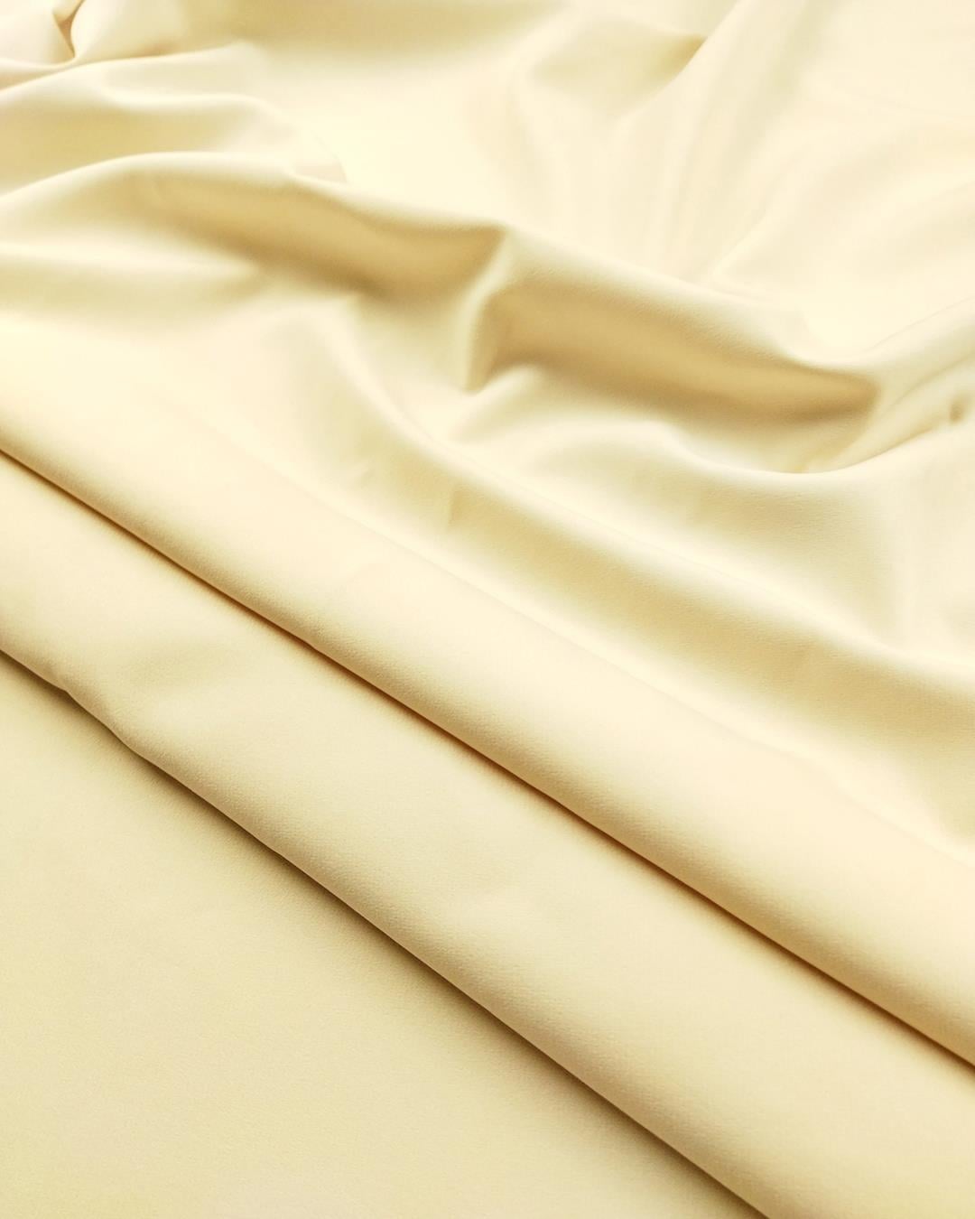 TELALI Krep Krem Renkte (En 130 cm x Boy 95 cm)