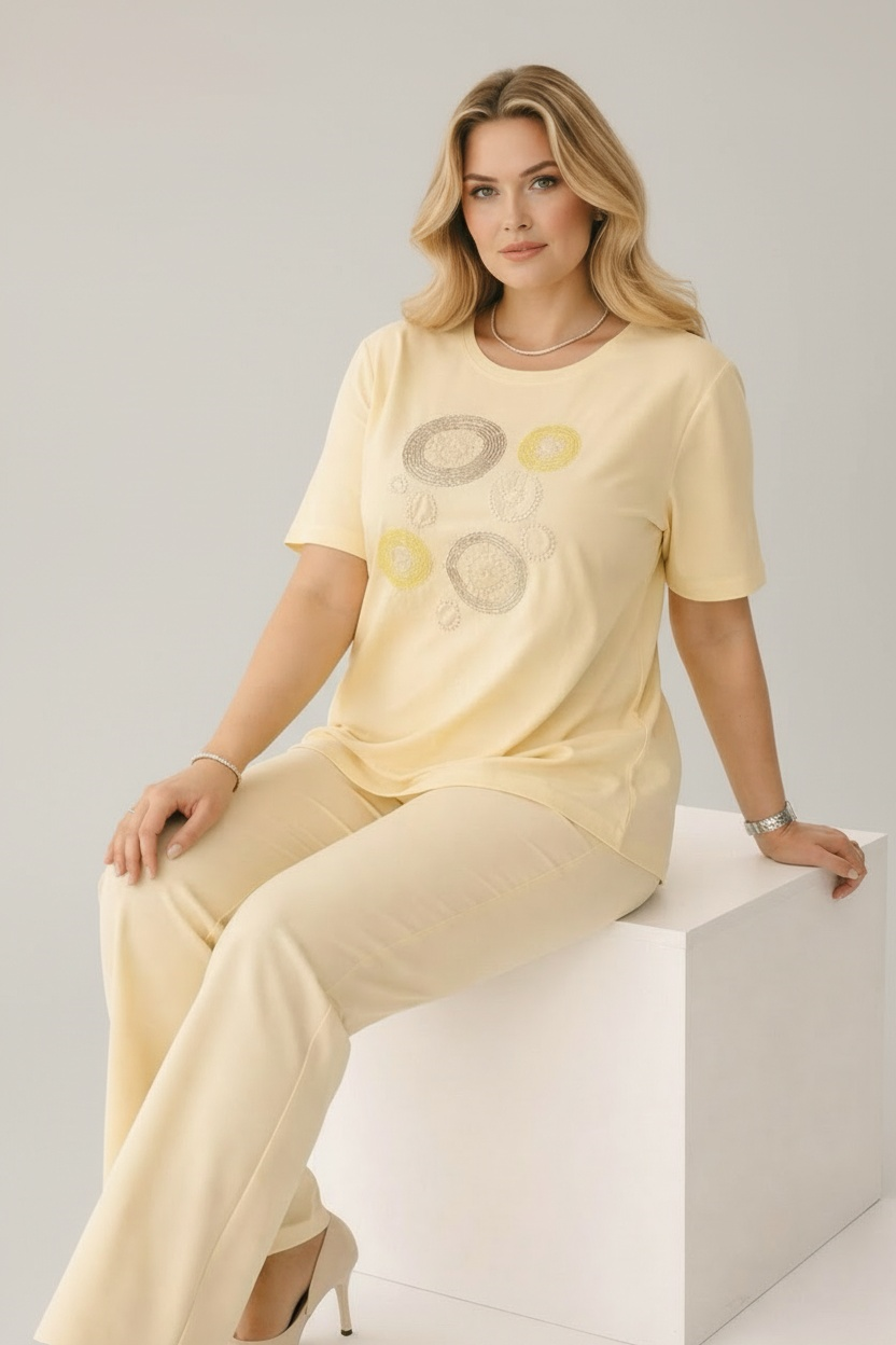 Bisiklet Yaka Modern Ay Halesi Büyük Beden TişörtBisiklet Yaka Modern Ay Halesi Büyük Beden Tişört – Elegan Büyük Beden Kadın Üst | İstangül ButikBÜYÜK BEDEN TİŞÖRTİSTANGÜL BUTİK