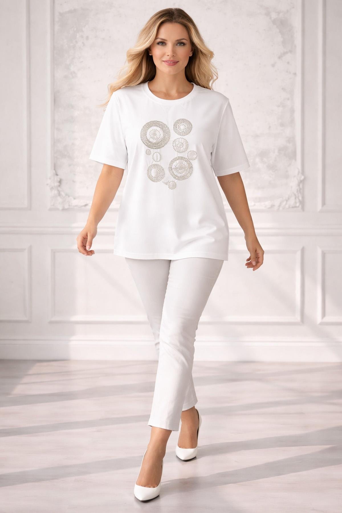 Bisiklet Yaka Modern Ay Halesi Büyük Beden TişörtBisiklet Yaka Modern Ay Halesi Büyük Beden Tişört – Elegan Büyük Beden Kadın Üst | İstangül ButikBÜYÜK BEDEN TİŞÖRTİSTANGÜL BUTİK