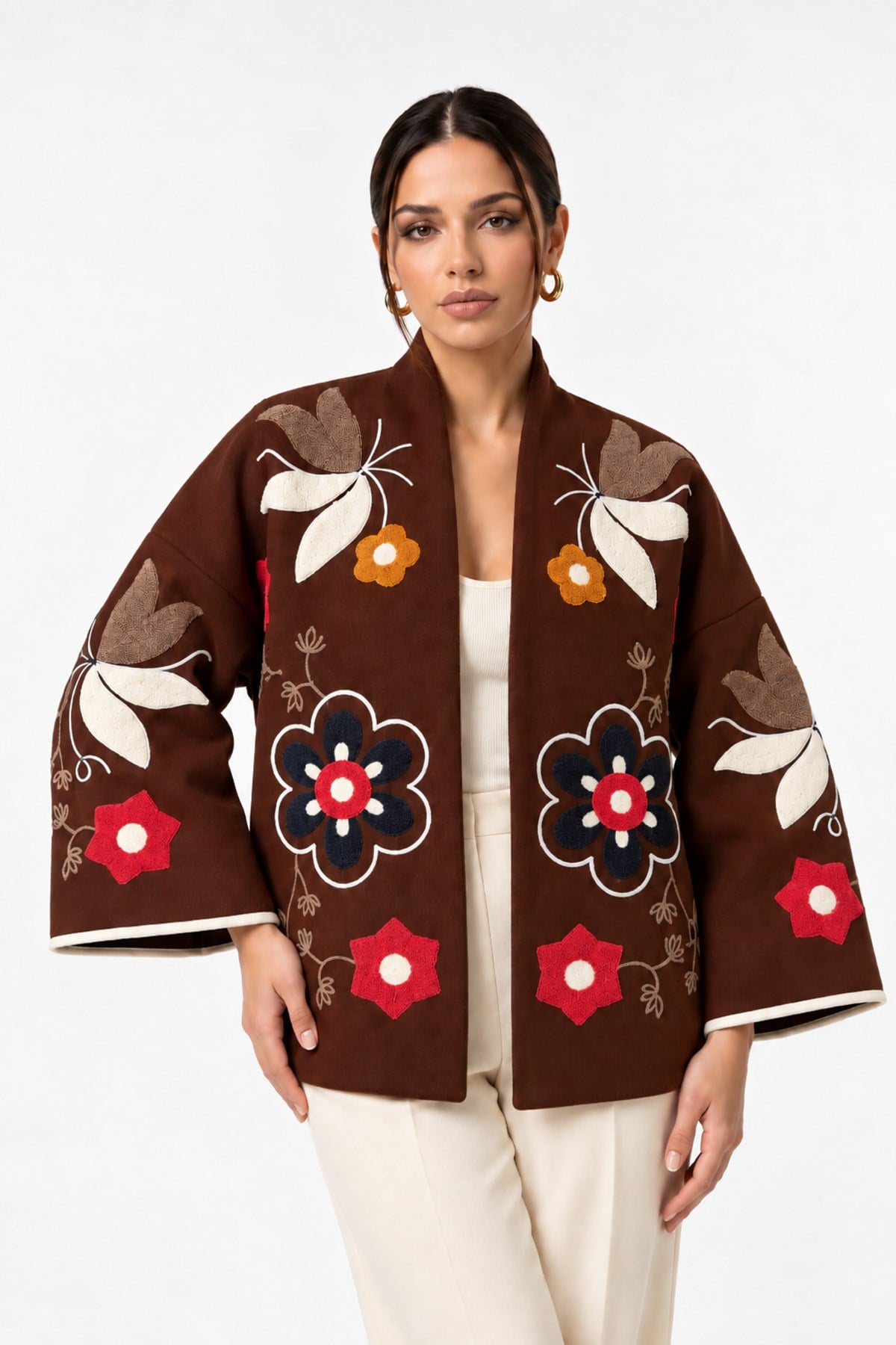 Bohem Çiçek Nakışlı Şal Yaka Önü Açık Oversize Tasarım Ceket - KahverengiBohem Çiçek Nakışlı Oversize Kaşe Ceket | İstangül ButikCeketİSTANGÜL BUTİK