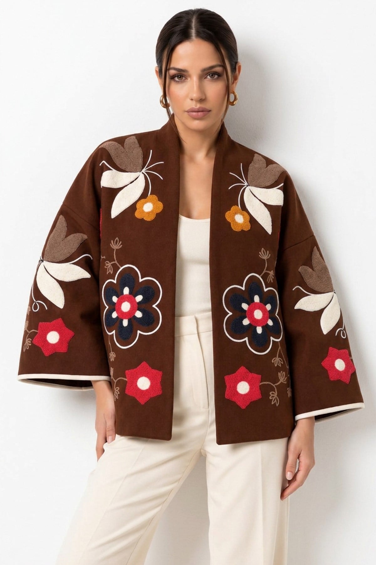 Bohem Çiçek Nakışlı Şal Yaka Önü Açık Oversize Tasarım Ceket - KahverengiBohem Çiçek Nakışlı Oversize Kaşe Ceket | İstangül ButikCeketİSTANGÜL BUTİK