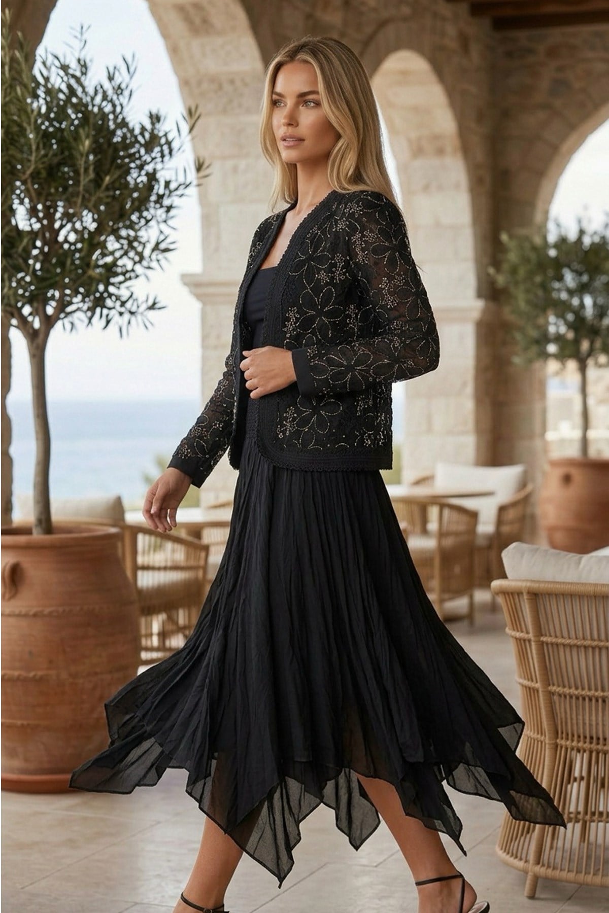 Black Rose Nakışlı Özel Tasarım CeketCeketİSTANGÜL BUTİK