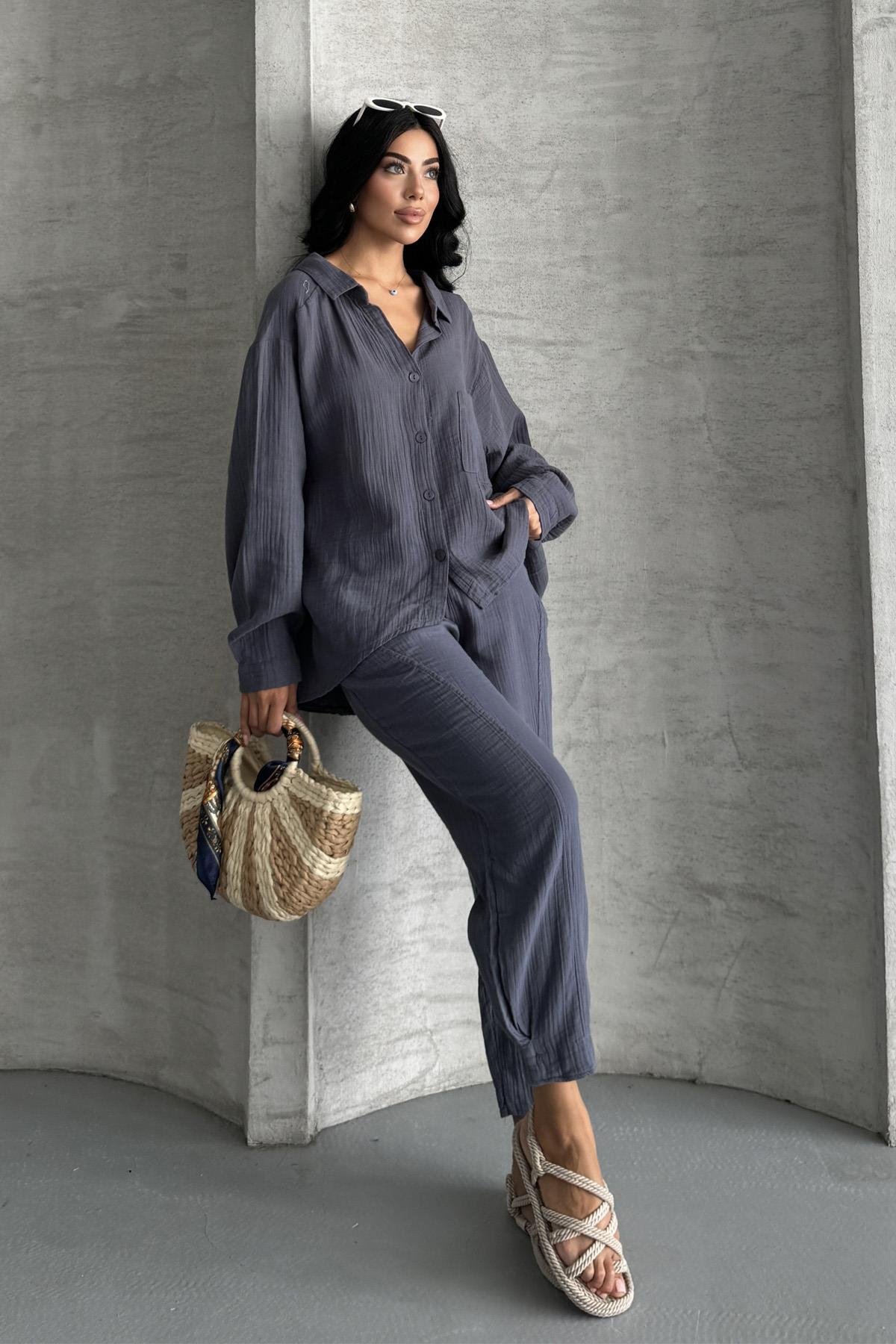 Coastal Muse Müslin Kumaş Oversize İkili TakımCoastal Muse Müslin Oversize Takım – Rahat ŞıklıkTAKIMİSTANGÜL BUTİK