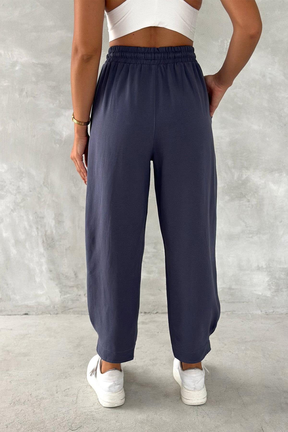Paça ve Cep Detay Pamuklu Keten Rahat Pantolonİstangulbutik.com'da, paça ve cep detayıyla tasarlanmış pamuklu keten rahat pantolonu keşfedin! Şıklığı ve rahatlığı bir arada sunan bu pantolonla tarzınızı tamamlayın.PantolonİSTANGÜL BUTİK