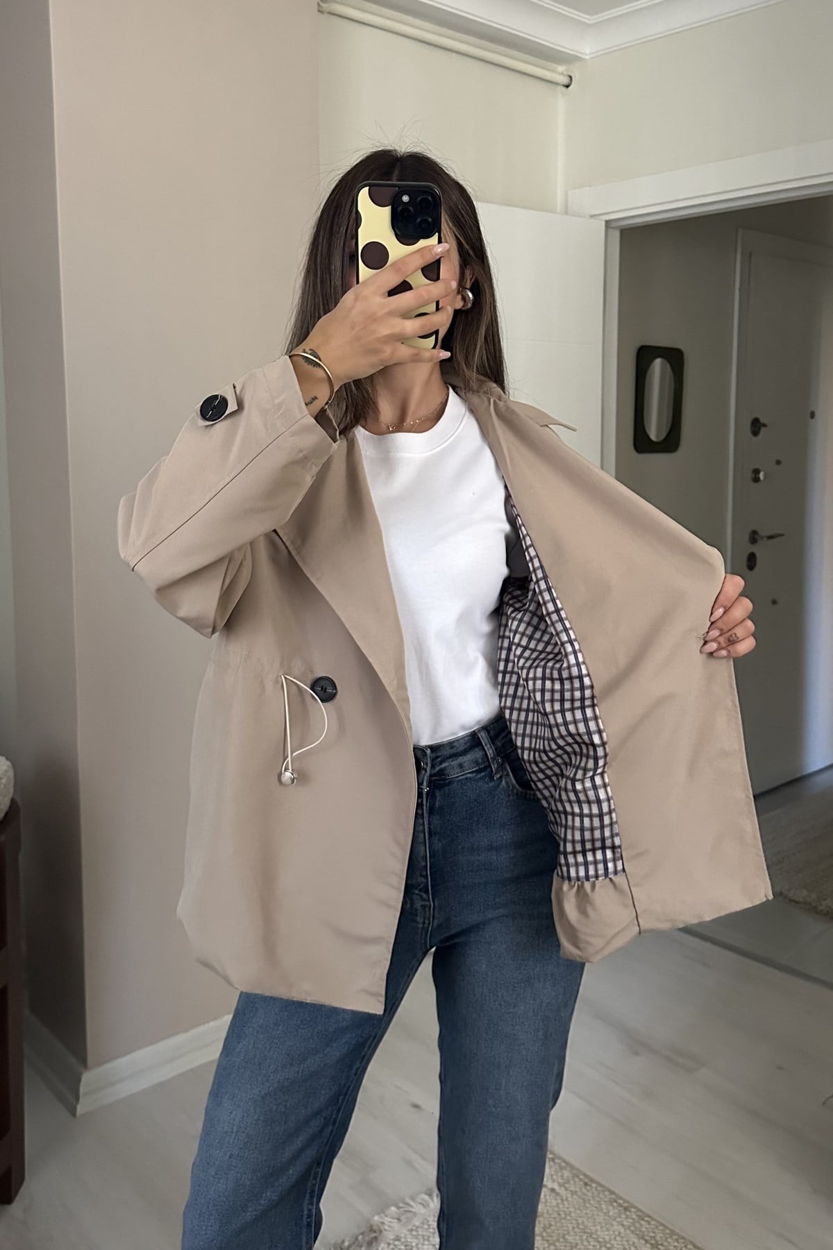Kadın Ekose Detaylı Belden Büzgülü Ayarlanabilir Oversize Trenç Ceket - BejKadın Ekose Detaylı Belden Büzgülü Oversize Trenç CeketTrenckotİSTANGÜL BUTİK