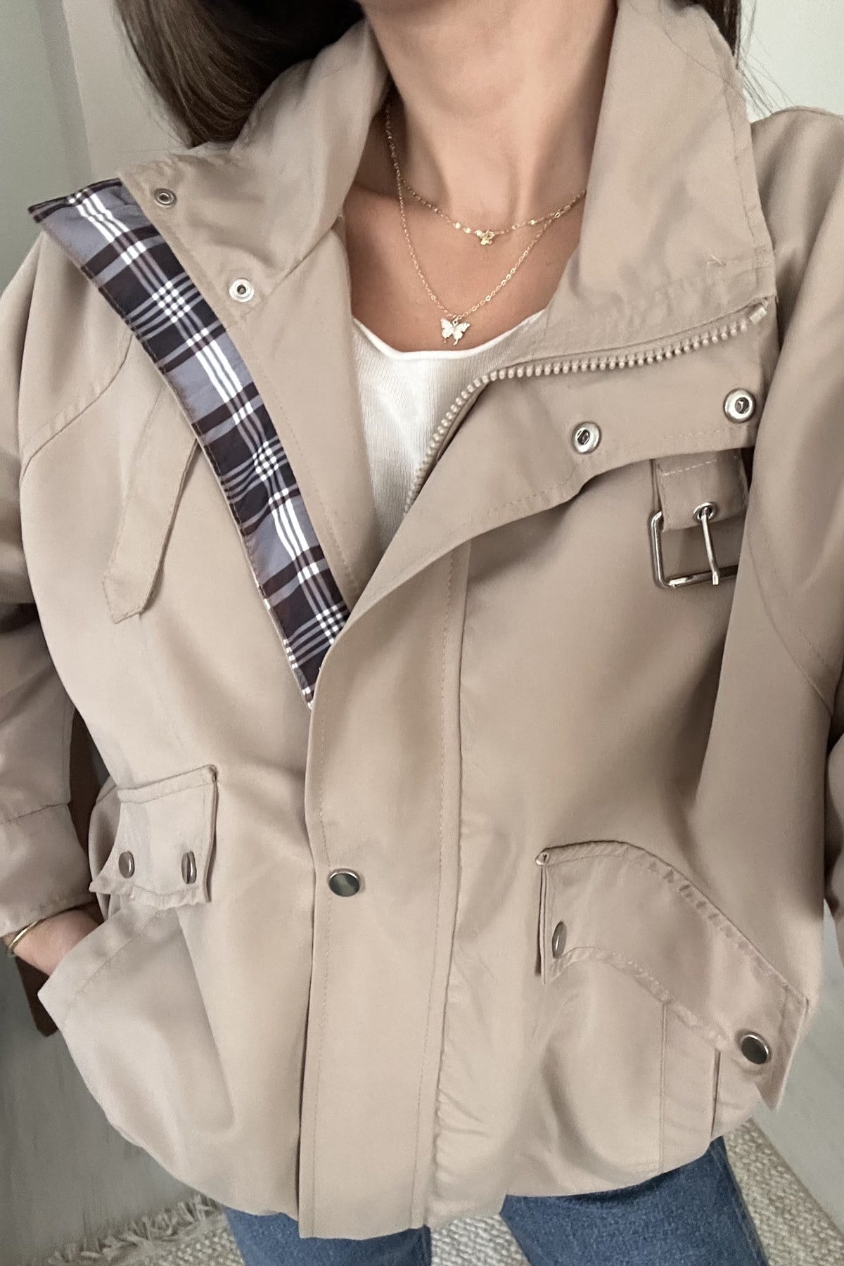 Kadın Ekose Detaylı Tokalı Dik Yaka Fermuarlı Oversize Parka Ceket - BejKadın Ekose Detaylı Tokalı Dik Yaka Oversize Parka CeketCeketİSTANGÜL BUTİK