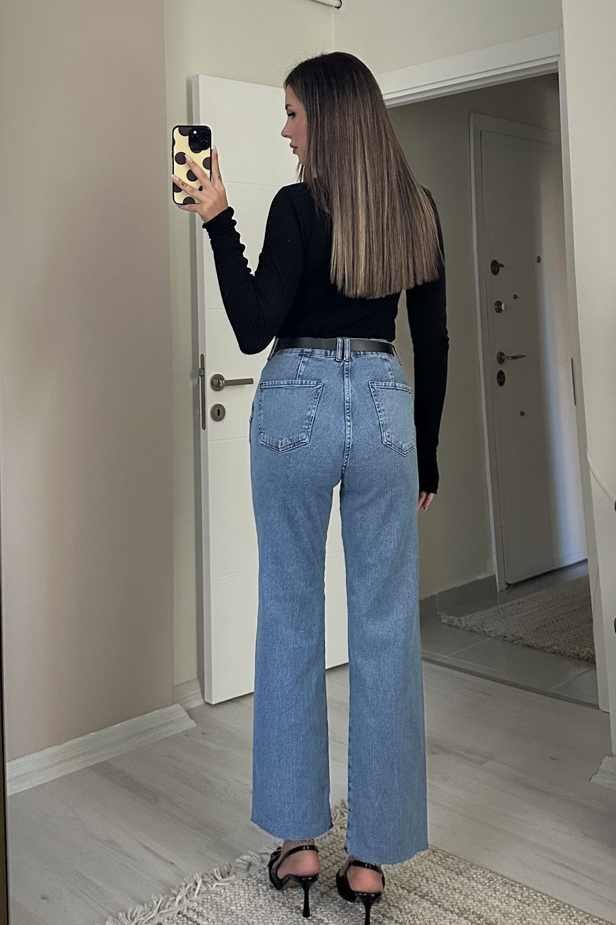 Kadın Kemer Dahil Yüksek Bel Straight Leg Jean Pantolon - Açık MaviKadın Kemer Dahil Yüksek Bel Straight Leg Jean PantolonJeanİSTANGÜL BUTİK