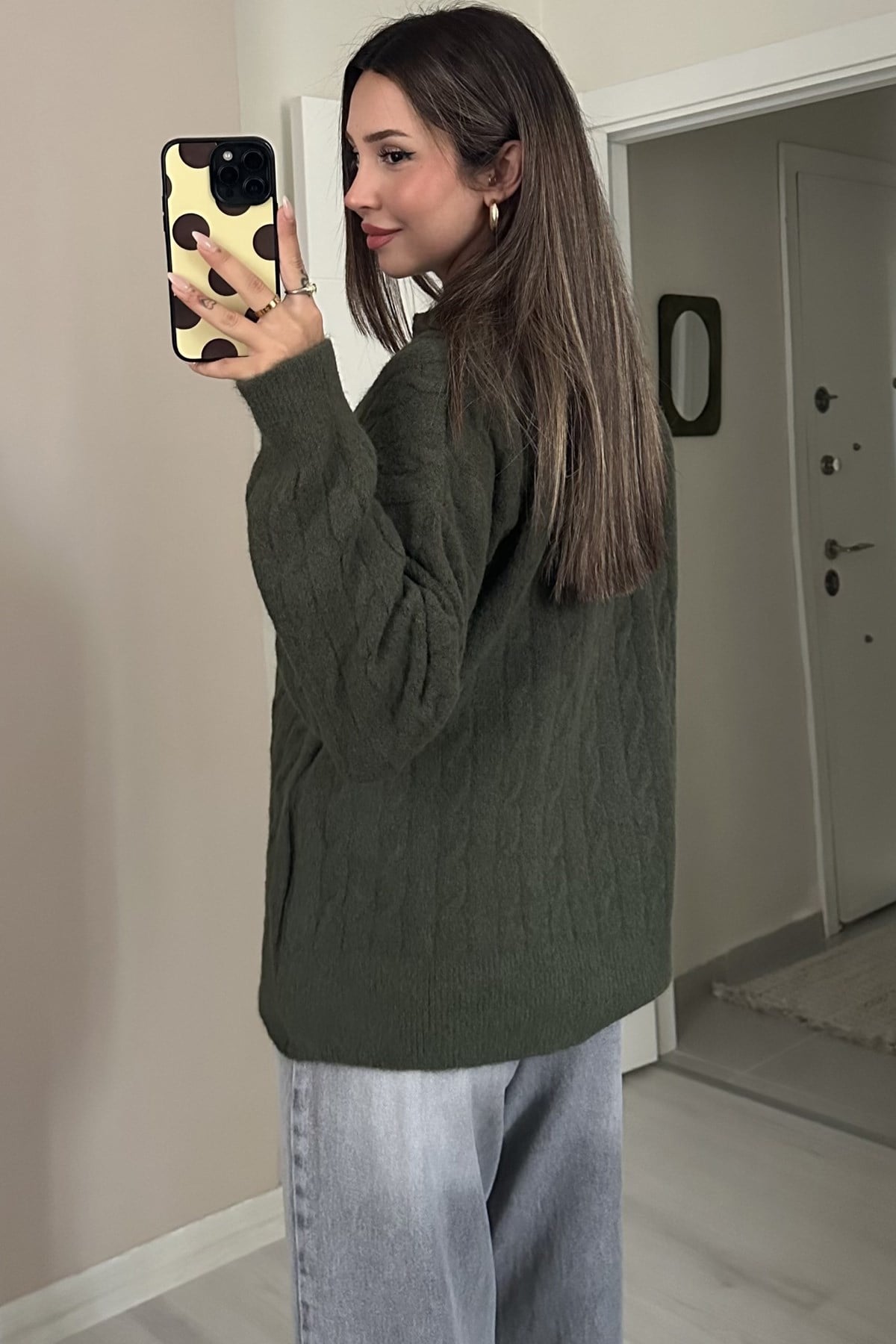 Kadın Polo Yaka Saç Örgü Desenli Oversize Yumoş Triko Kazak - HakiKadın Polo Yaka Saç Örgü Desenli Oversize Yumoş Triko KazakTriko&KazakİSTANGÜL BUTİK