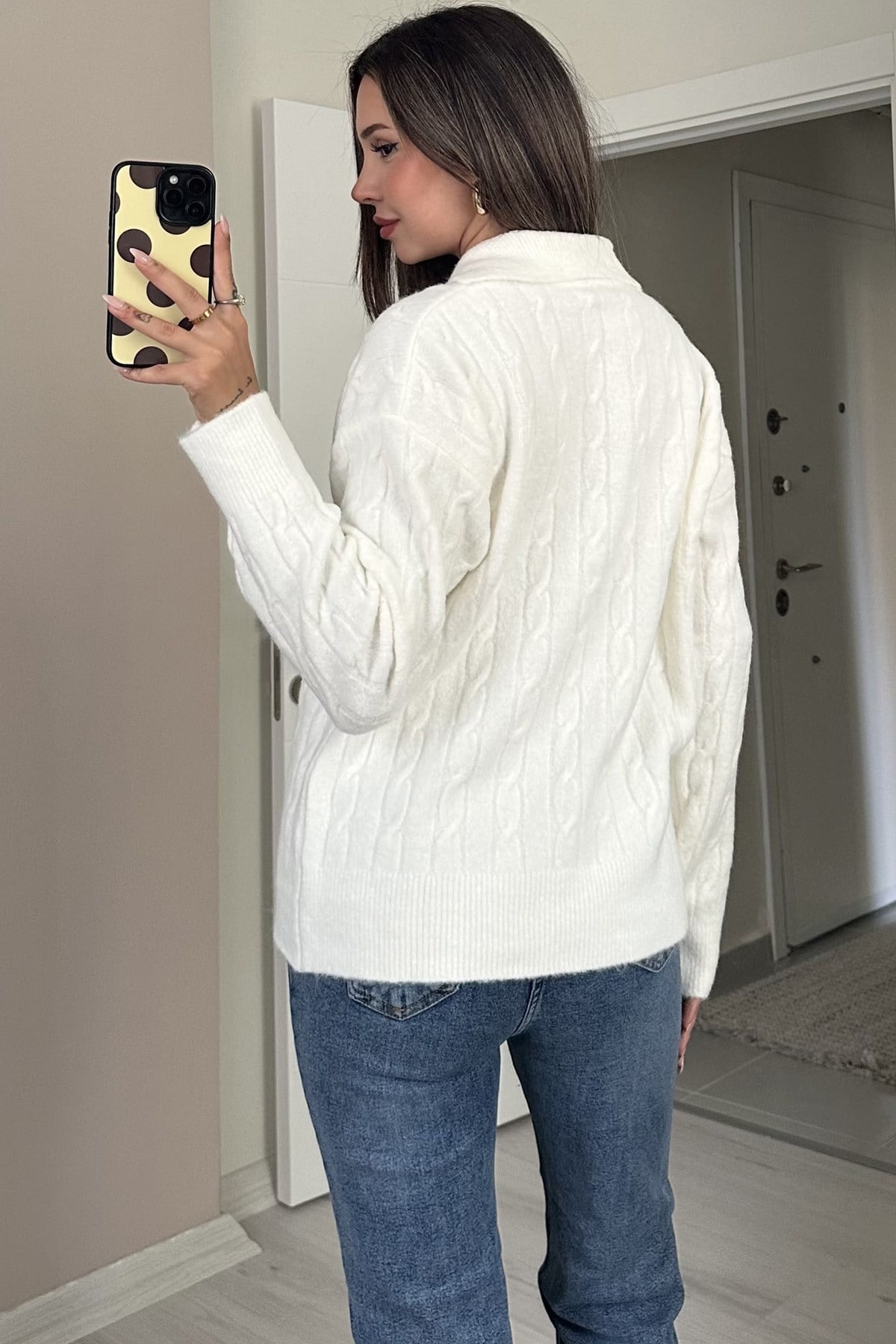 Kadın Polo Yaka Saç Örgü Desenli Oversize Yumoş Triko Kazak - EkruKadın Polo Yaka Saç Örgü Desenli Oversize Yumoş Triko KazakTriko&KazakİSTANGÜL BUTİK
