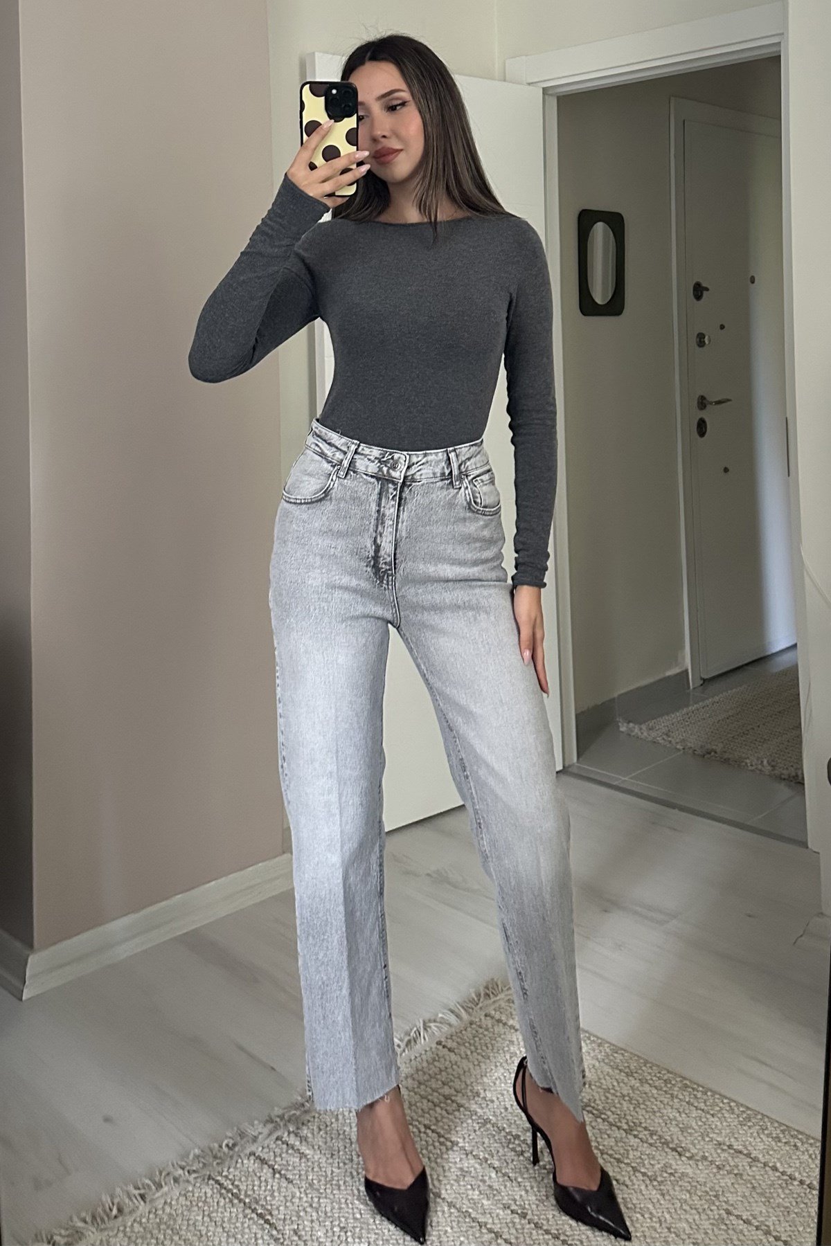 Kadın Yüksek Bel Kalçayı Toparlayan Straight Leg Jean - GriKadın Yüksek Bel Kalçayı Toparlayan Straight Leg JeanJeanİSTANGÜL BUTİK
