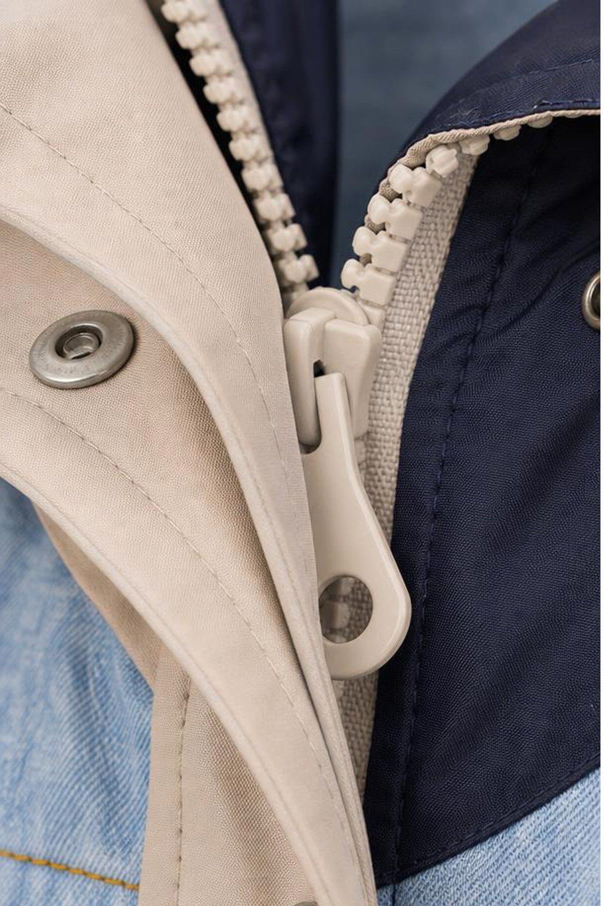 Monaco Denim Detaylı Kapüşonlu Trenç CeketMonaco Denim Detaylı Kapüşonlu Trenç Ceket | Premium Kadın CeketTrenckotİSTANGÜL BUTİK