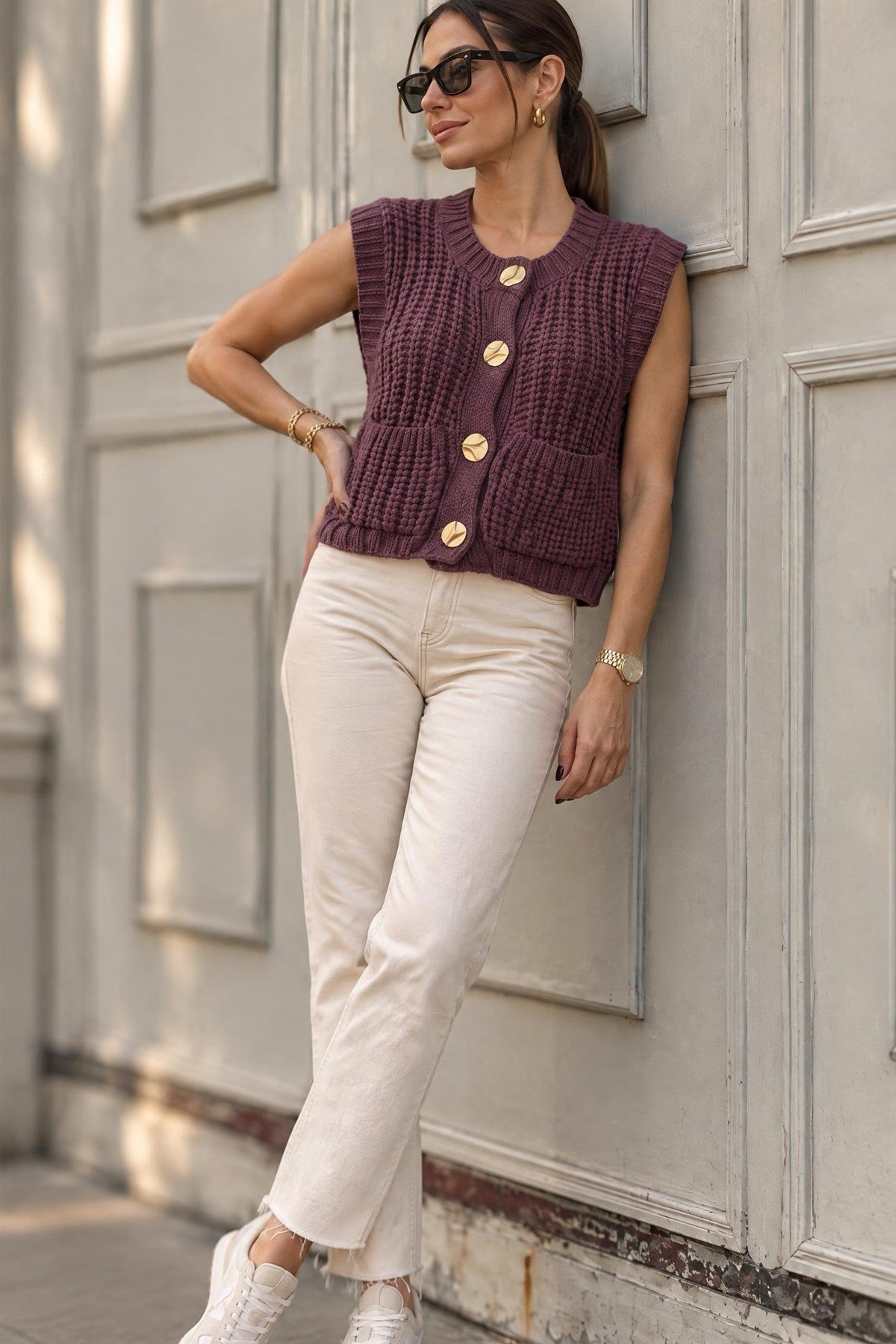 Premium Gold Düğmeli Cepli Örgü Triko Yelek - MürdümPremium Gold Düğmeli Cepli Örgü Triko Yelek HakiYelekİSTANGÜL BUTİK