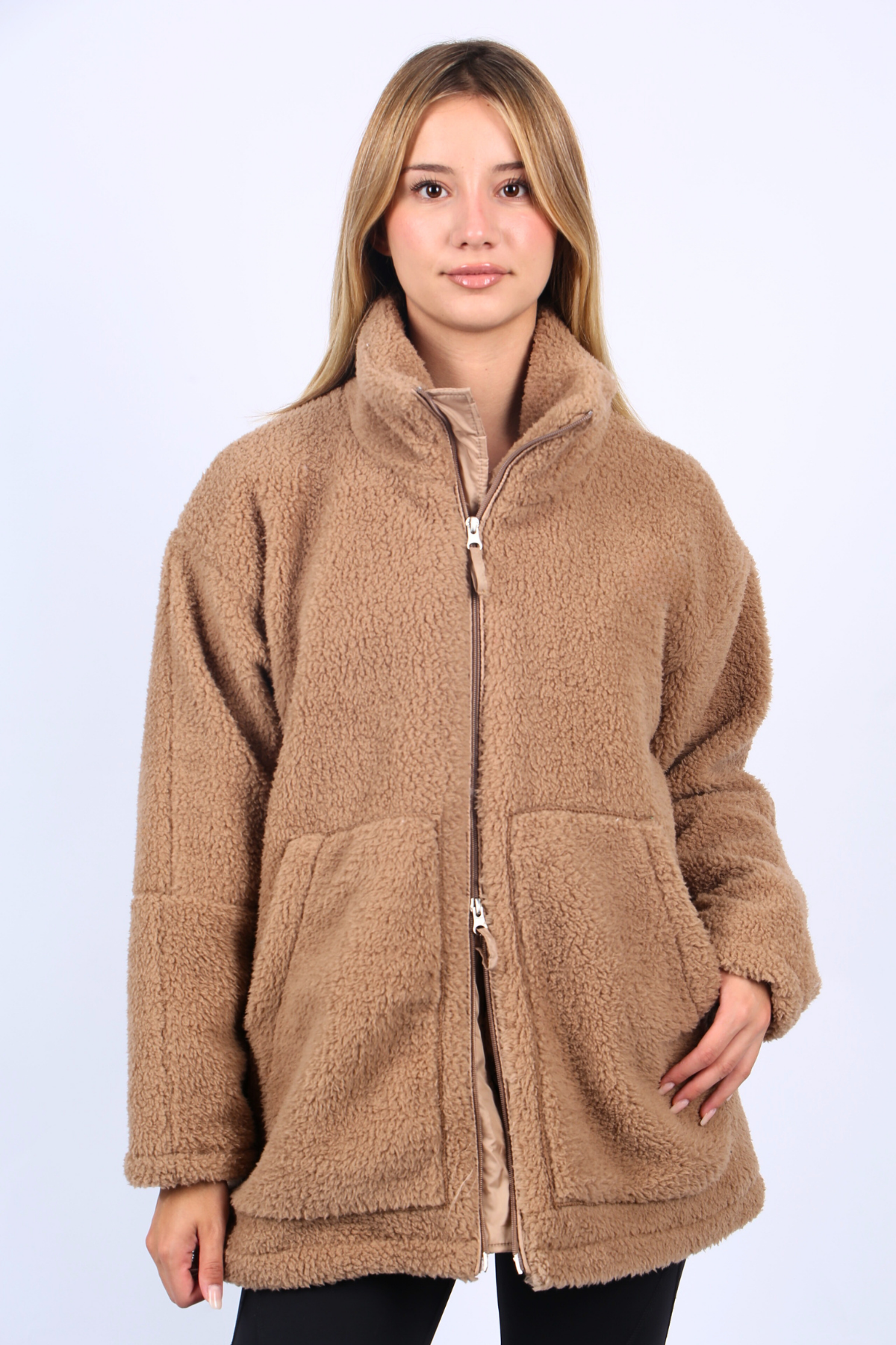 Bej Yüksek Yakalı Cepli Peluş Mont MG1948