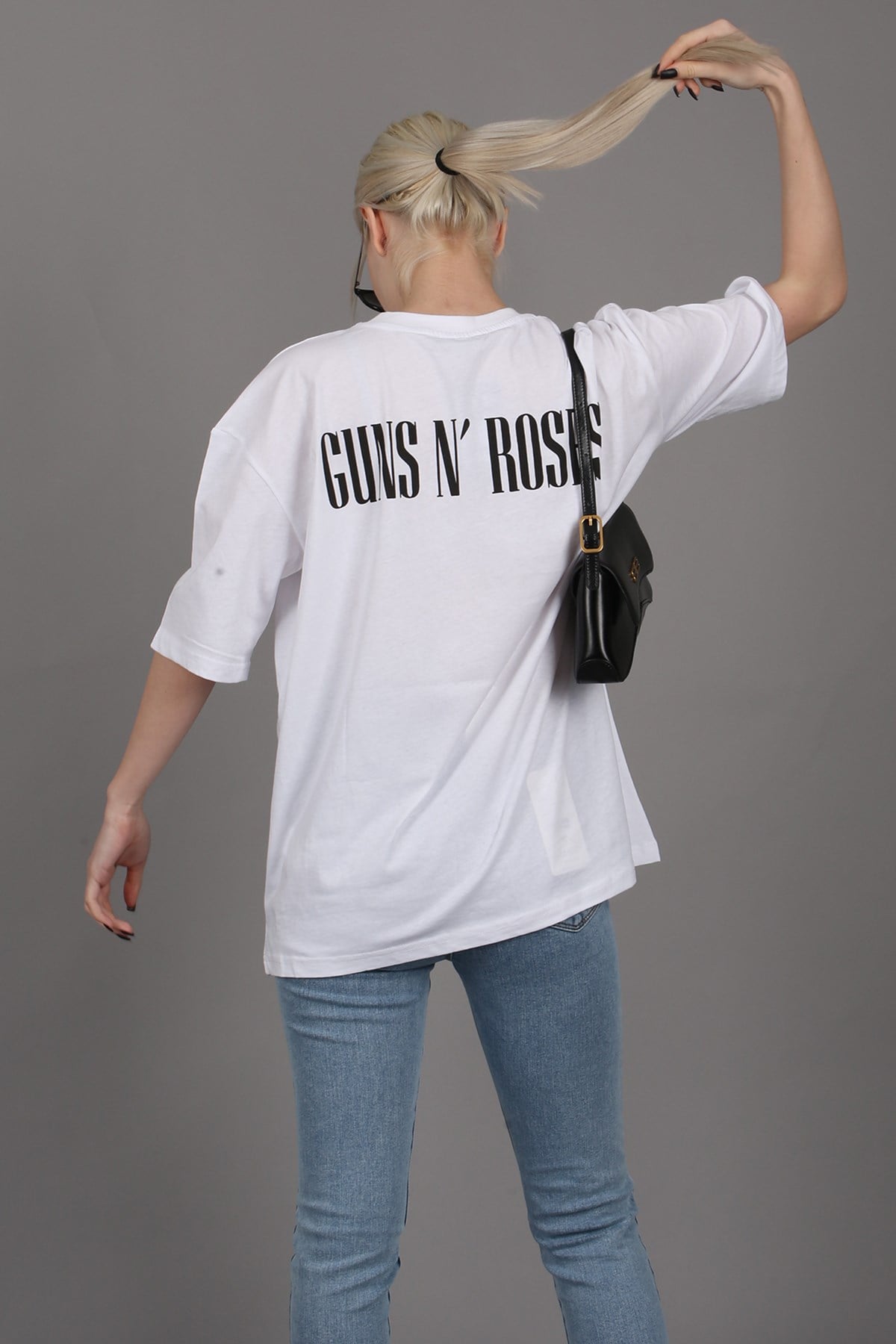 Beyaz Arka Baskılı Over Fit Kadın Tişört MG1506