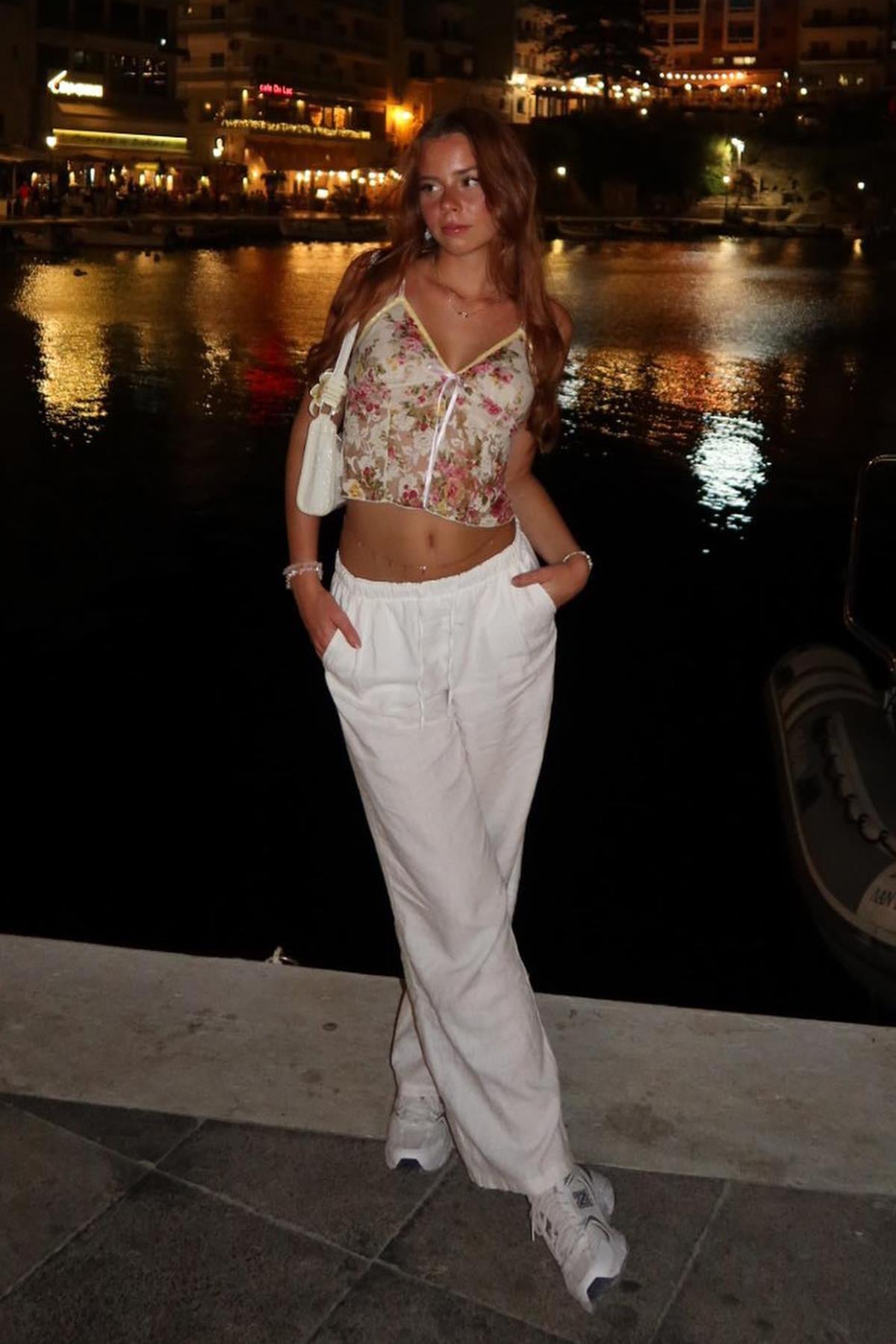 Beyaz Beli Büzgülü Wide Leg Kumaş Pantolon MG1950