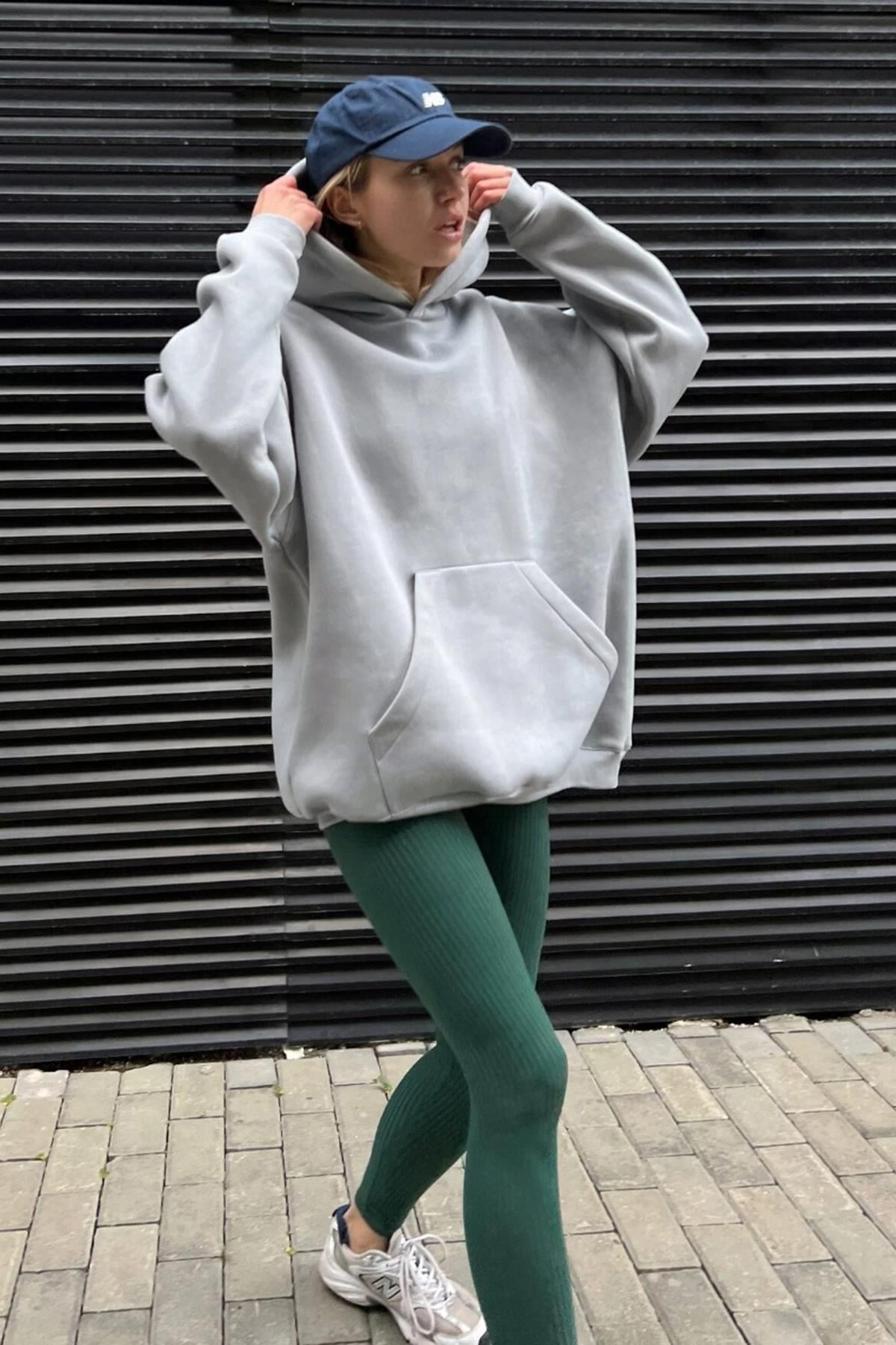 Boyalı Gri Kapüşonlu Şardonlu Oversize Sweatshirt MG1566