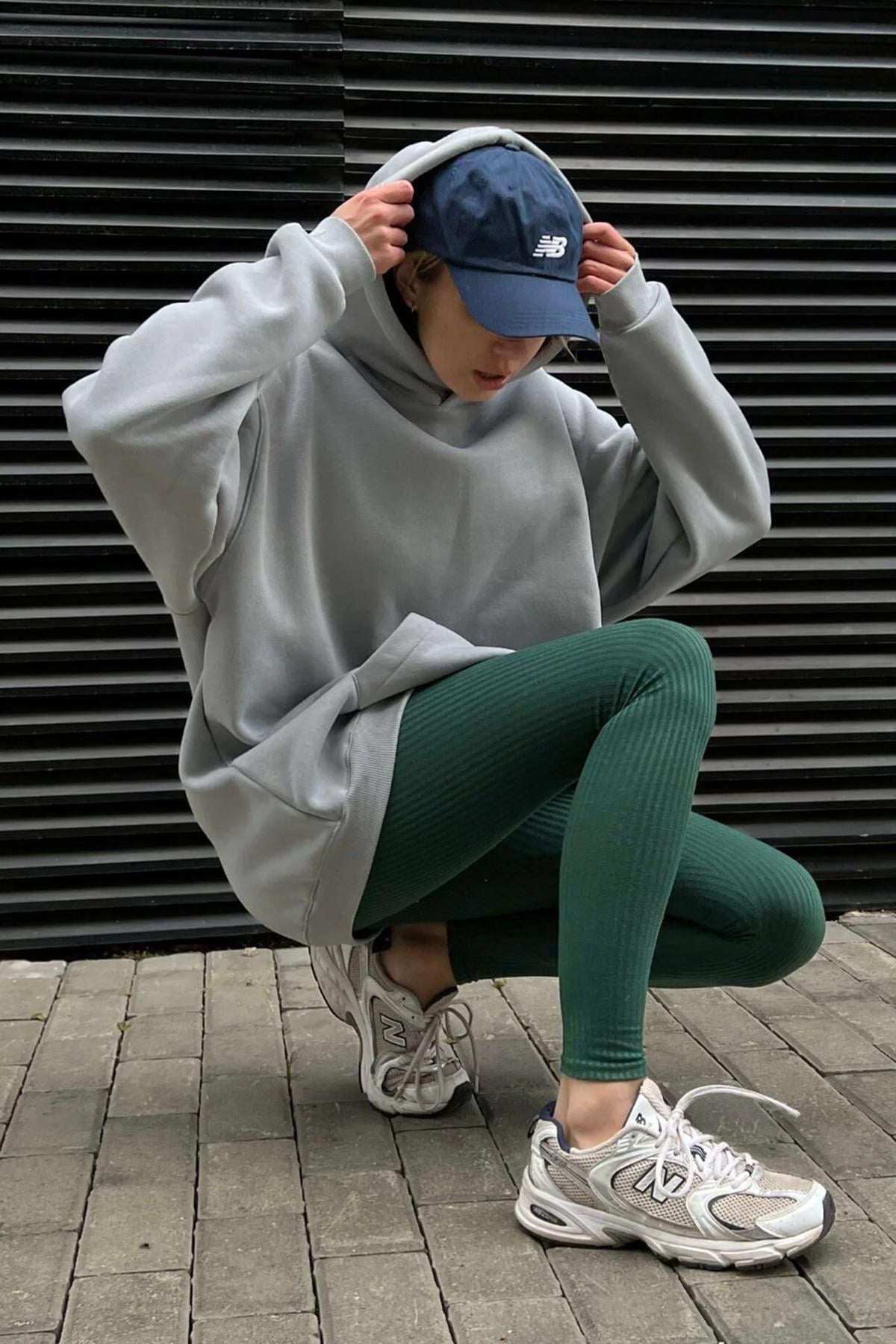 Boyalı Gri Kapüşonlu Şardonlu Oversize Sweatshirt MG1566
