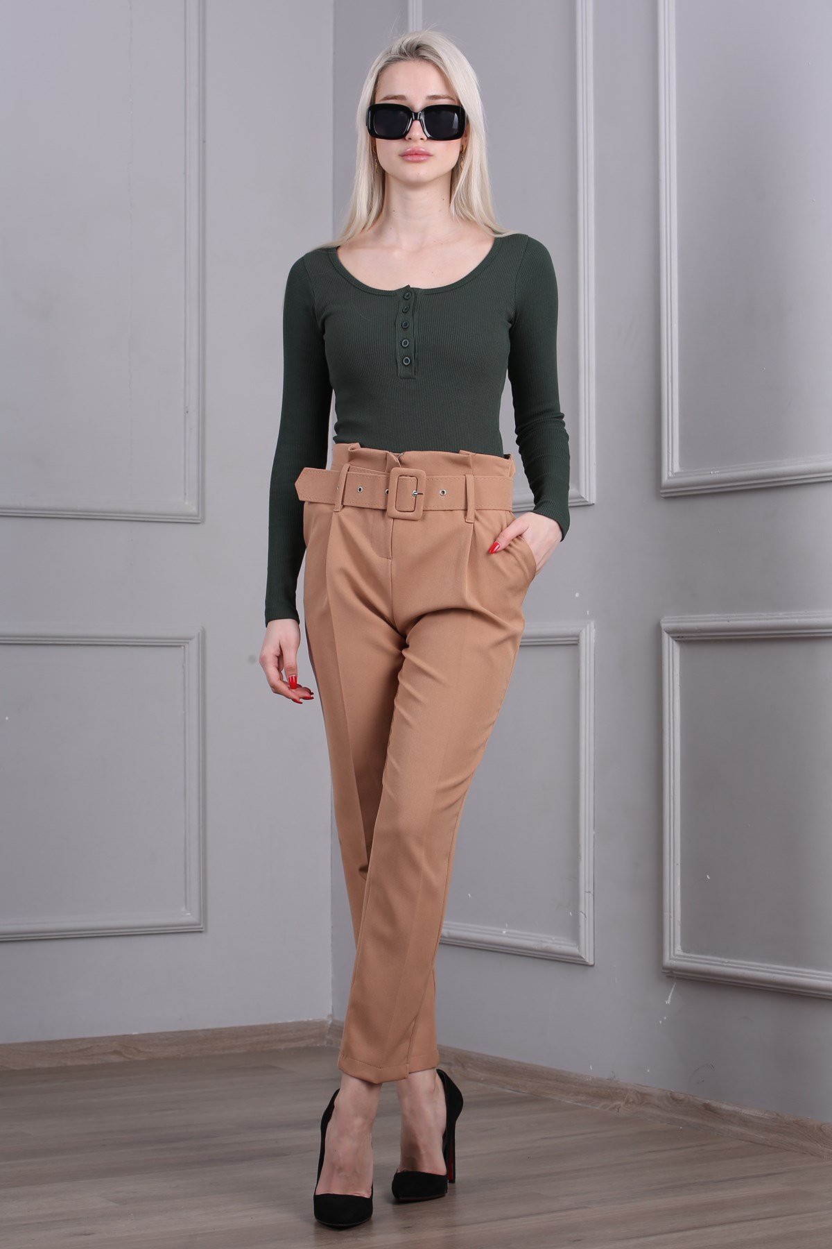 Camel Kemerli Boru Paça Kadın Kumaş Pantolon MG1639
