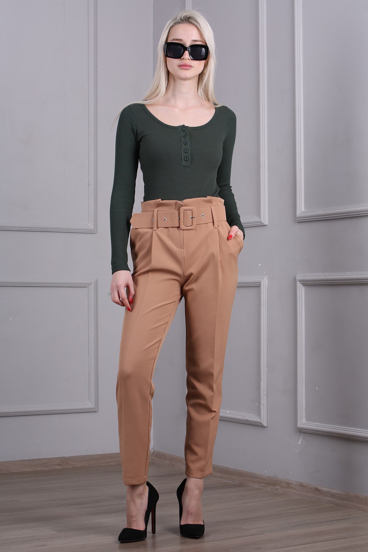 Camel Kemerli Boru Paça Kadın Kumaş Pantolon MG1639