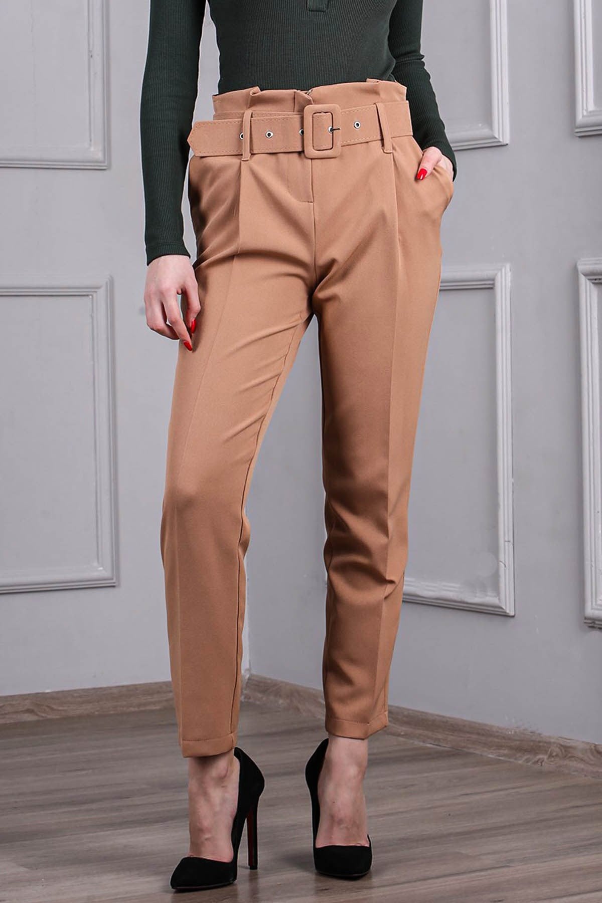 Camel Kemerli Boru Paça Kadın Kumaş Pantolon MG1639