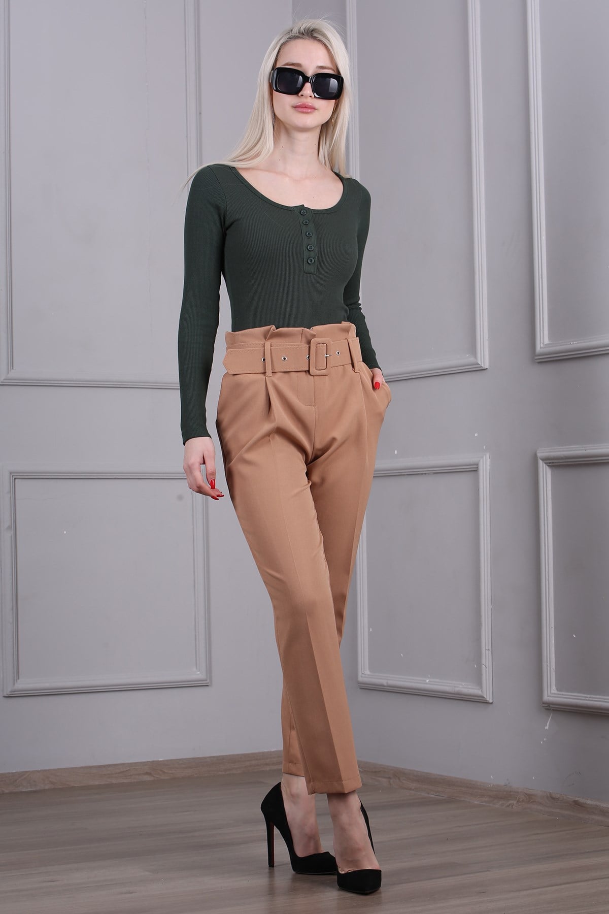 Camel Kemerli Boru Paça Kadın Kumaş Pantolon MG1639