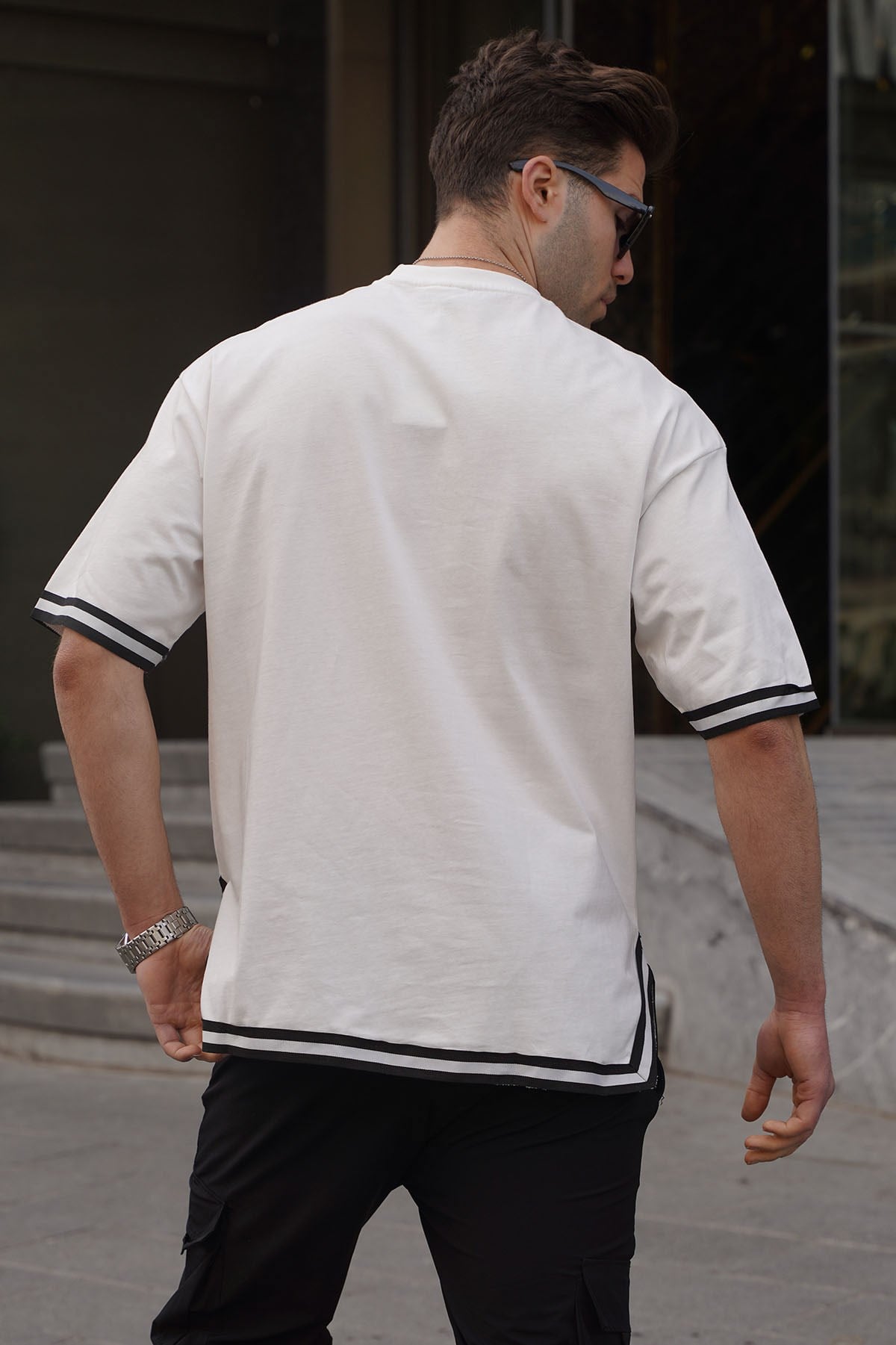 Ekru Bisiklet Yaka Şeritli Tişört 6097