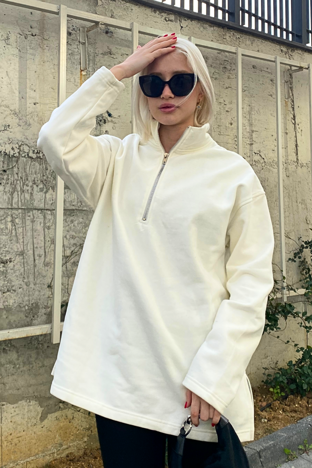 Ekru Fermuar Yaka Yırtmaçlı Sweatshirt MG1903