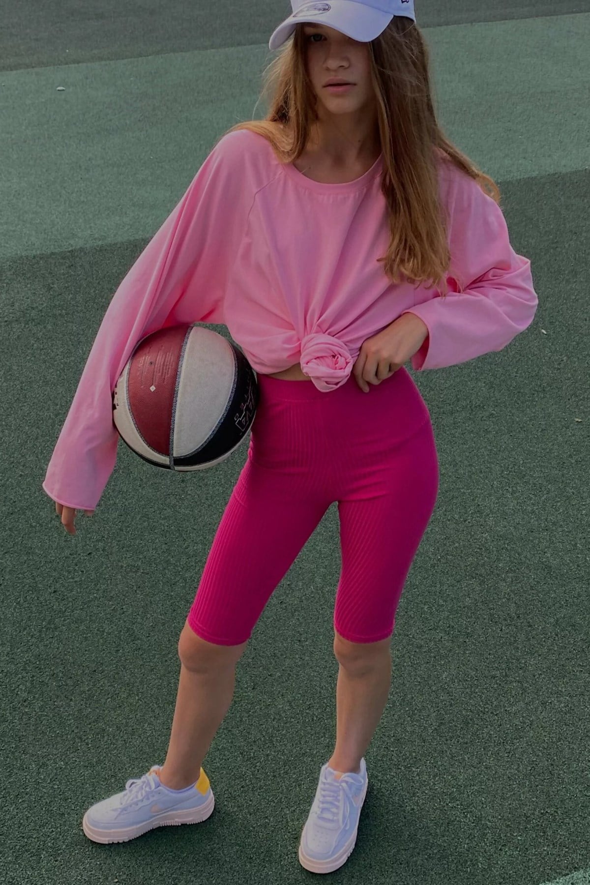 Koyu Pembe Basic Bisiklet Yaka Kadın Sweatshirt MG1676