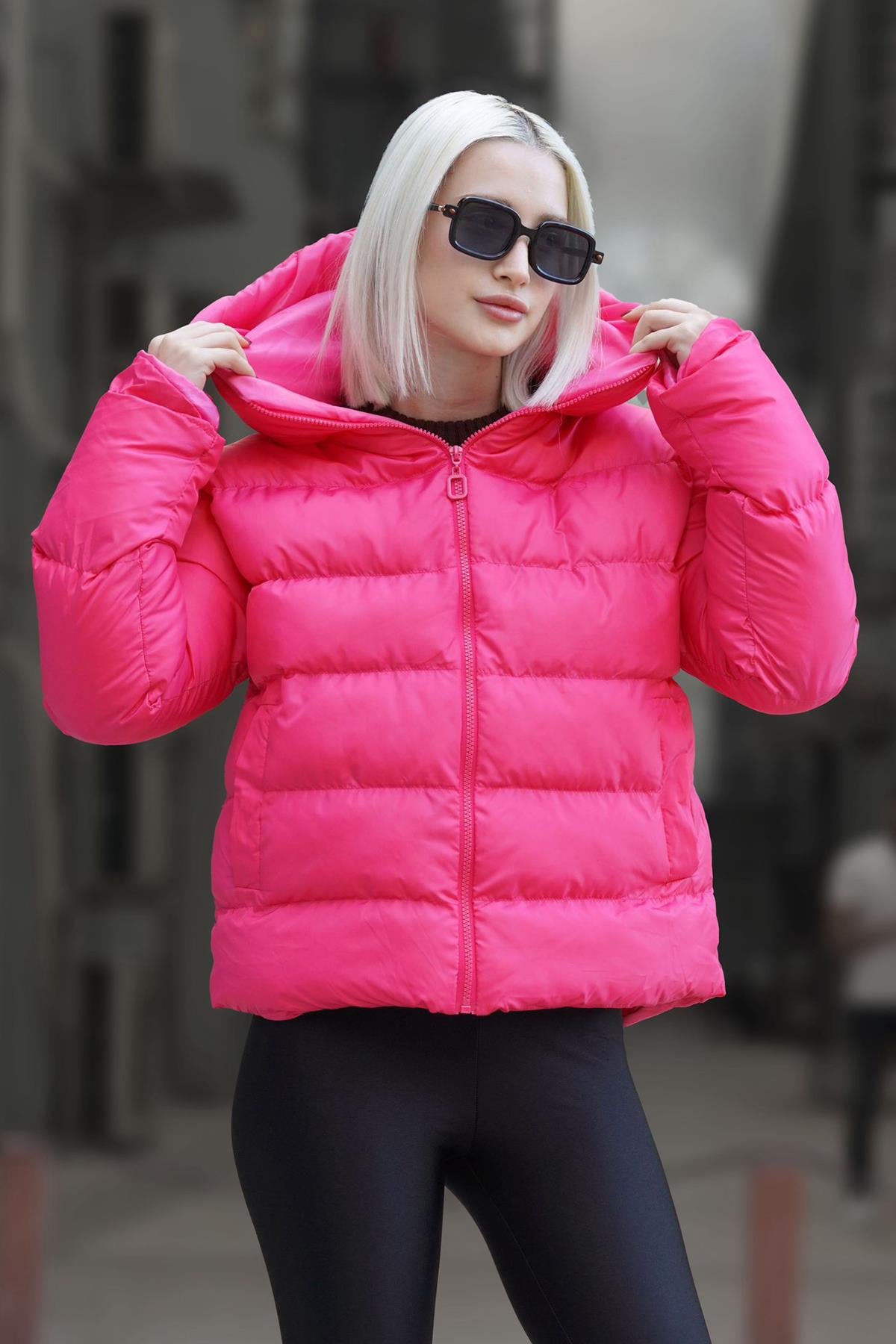Koyu Pembe Kapüşonlu Şişme Kadın Mont MG1953