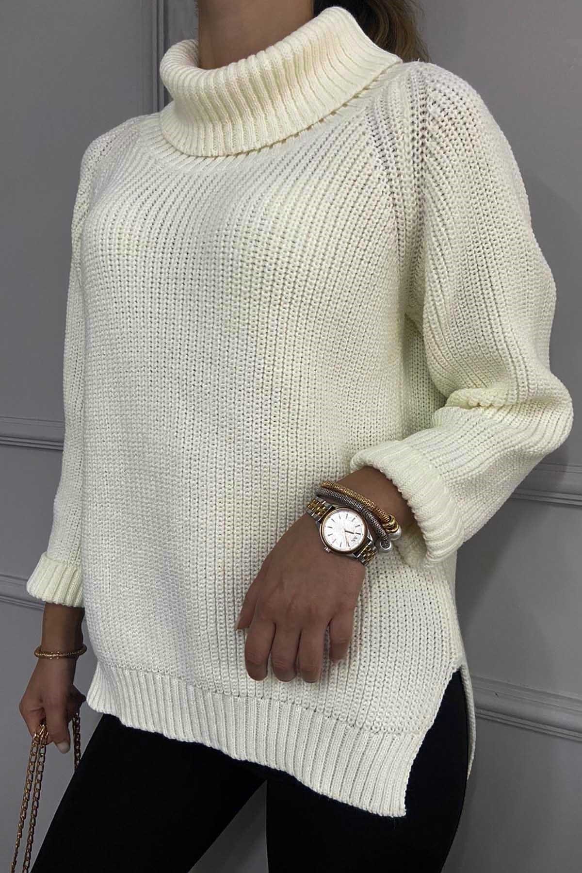 Mad Girls Ekru Oversize Yırtmaçlı Kadın Kazak MG760