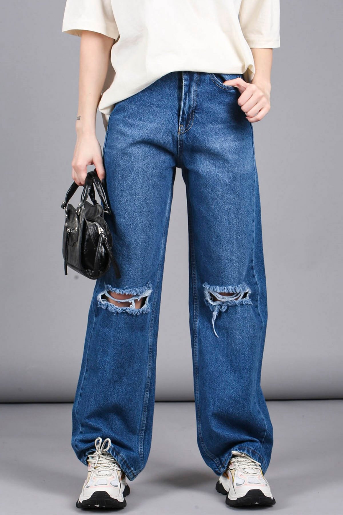 Mad Girls Mavi Yırtıklı Straight Leg Jean Mg1153