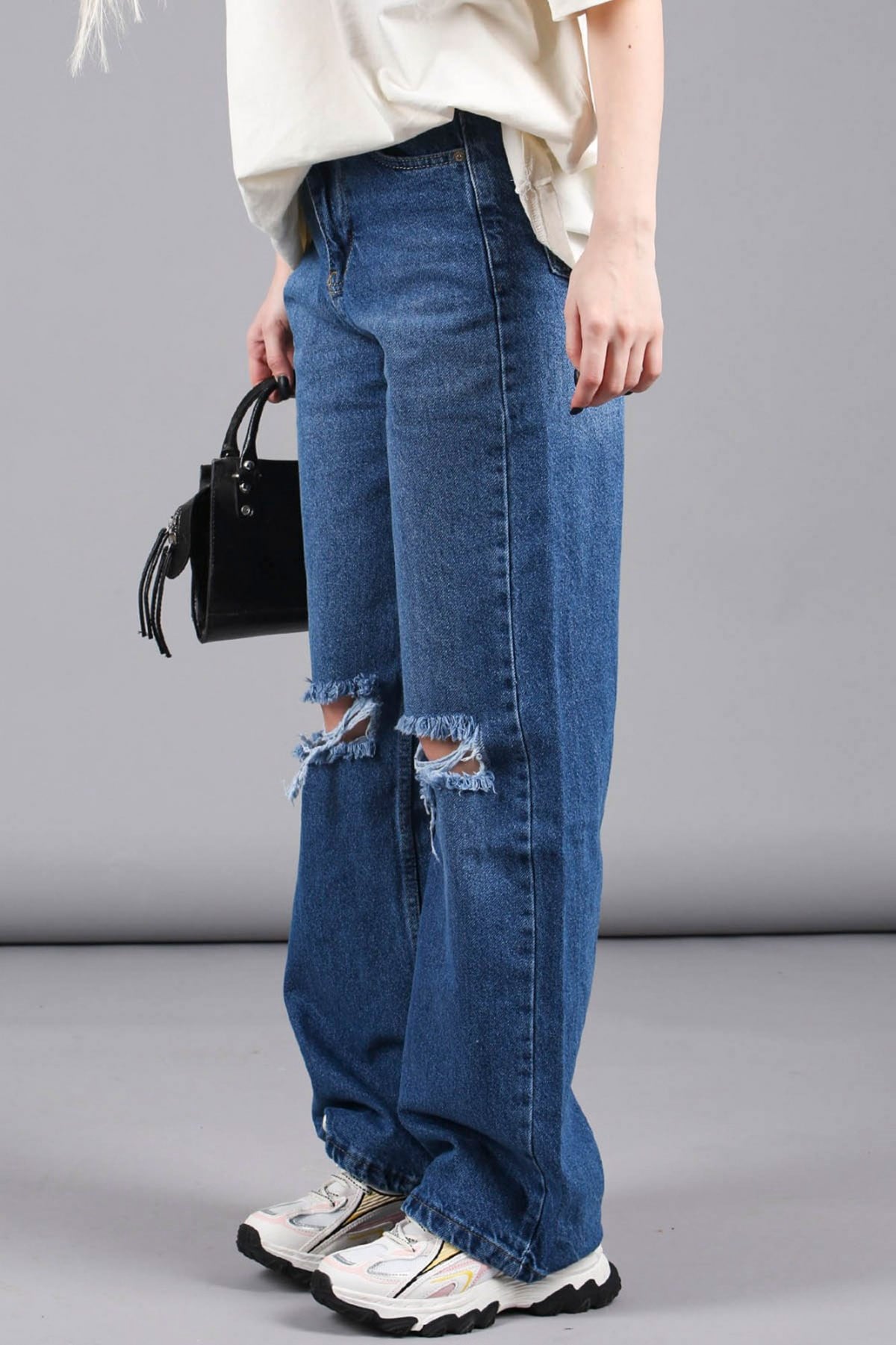 Mad Girls Mavi Yırtıklı Straight Leg Jean Mg1153