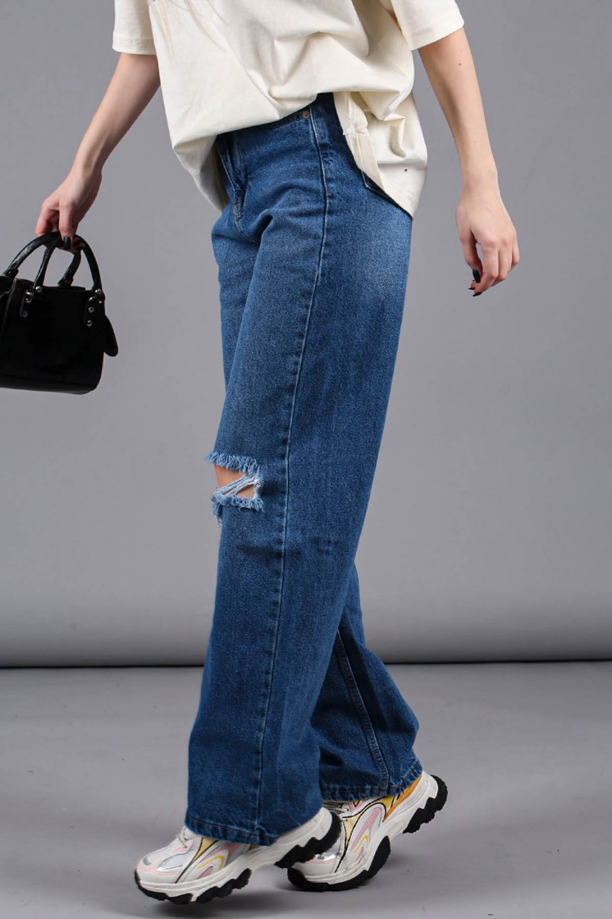 Mad Girls Mavi Yırtıklı Straight Leg Jean Mg1153