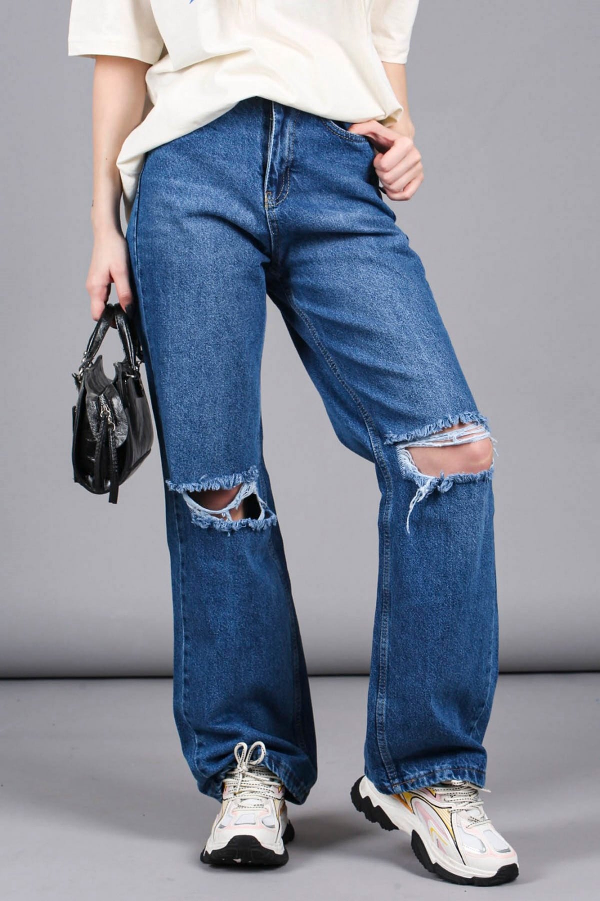 Mad Girls Mavi Yırtıklı Straight Leg Jean Mg1153