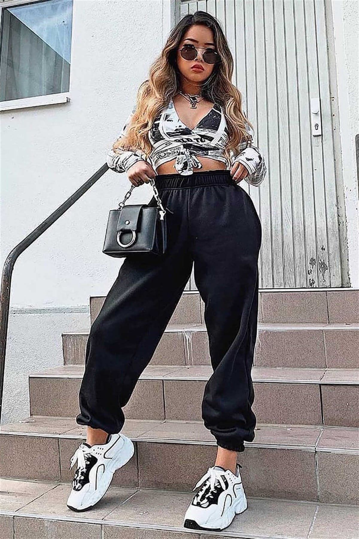 Mad Girls Siyah Paça Lastikli Oversize Kadın Eşofman MG324