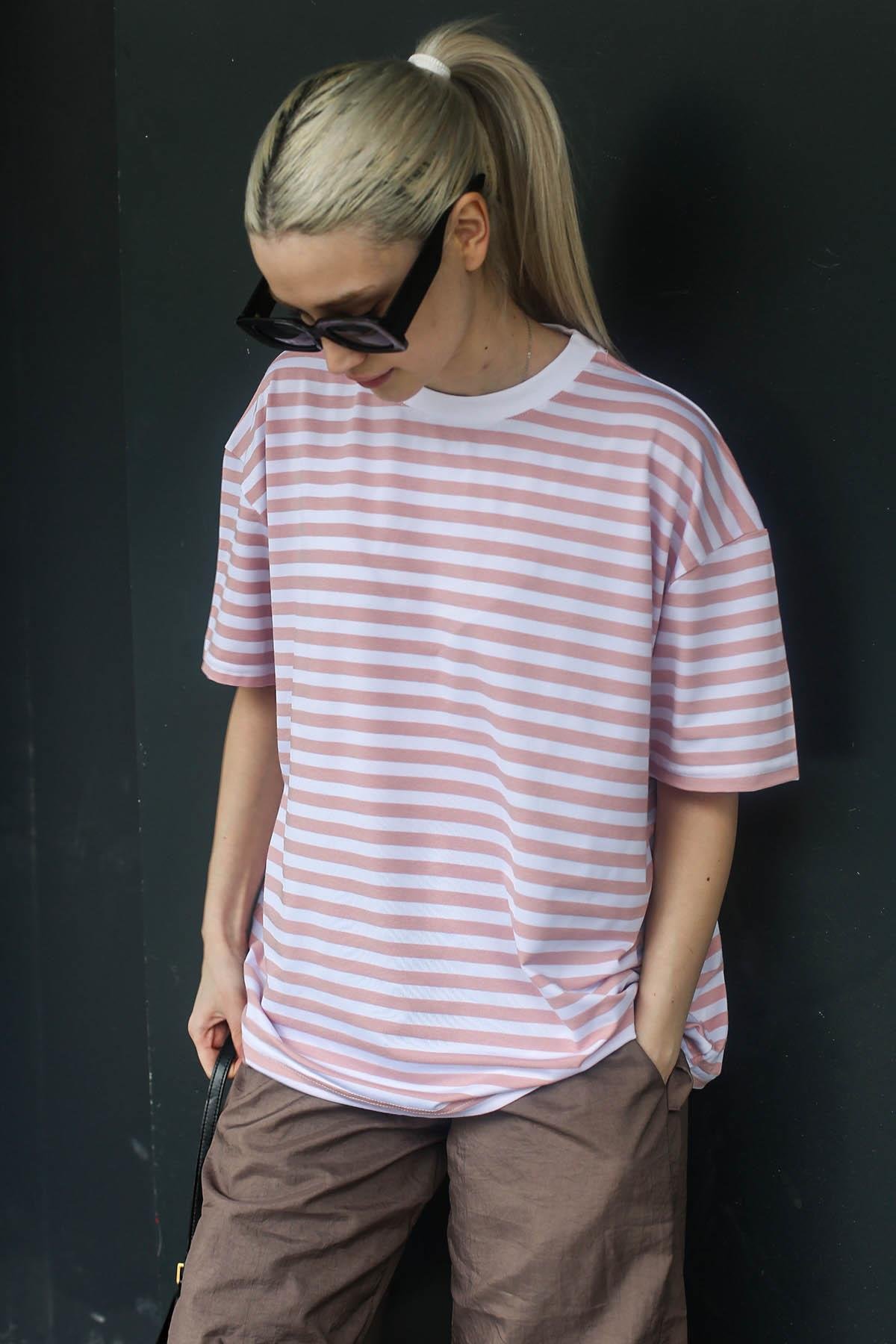 Pembe Çizgili Bisiklet Yaka Tişört MG1656