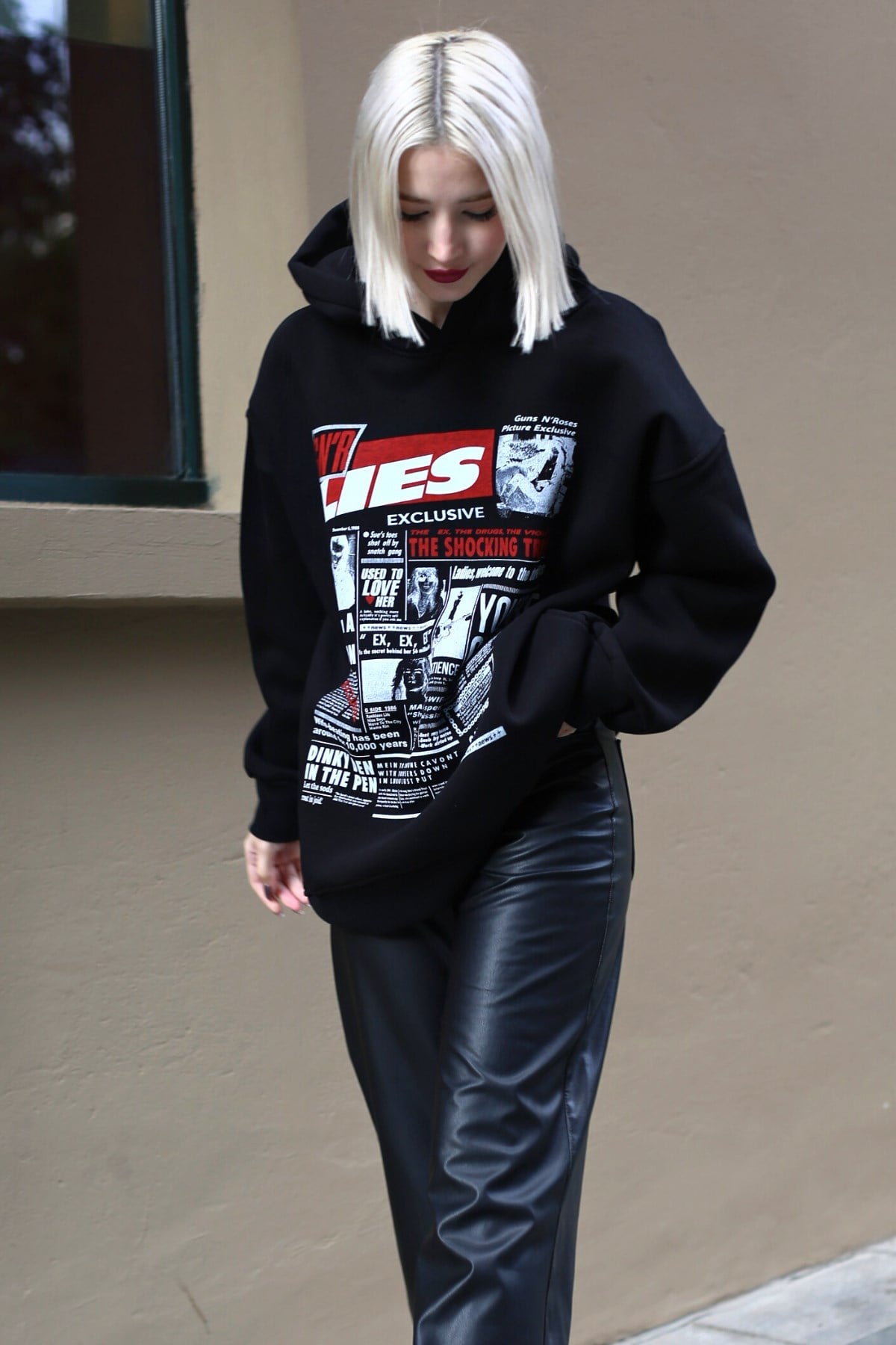 Siyah Baskılı Oversize Kapüşonlu  Kadın Sweatshirt MG1581