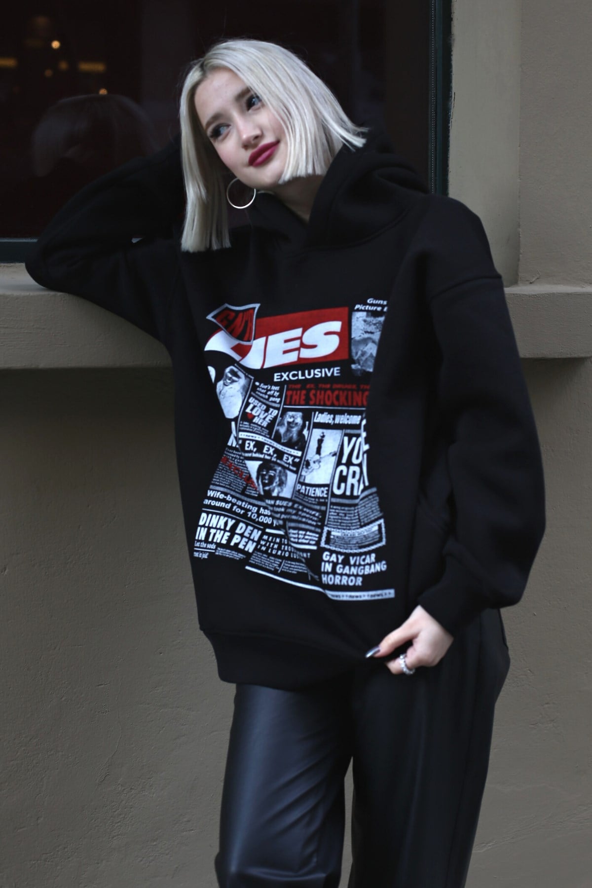 Siyah Baskılı Oversize Kapüşonlu  Kadın Sweatshirt MG1581