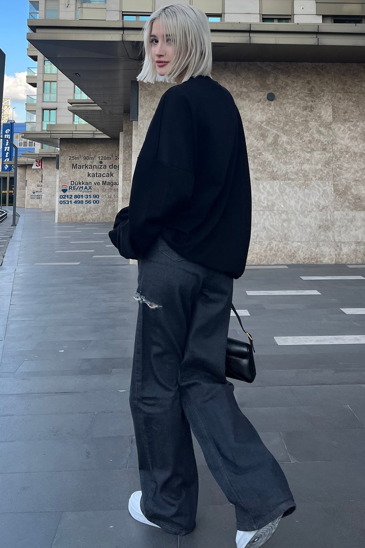 Siyah Bisiklet Yaka Baskılı Oversize Kadın Sweatshirt MG1588