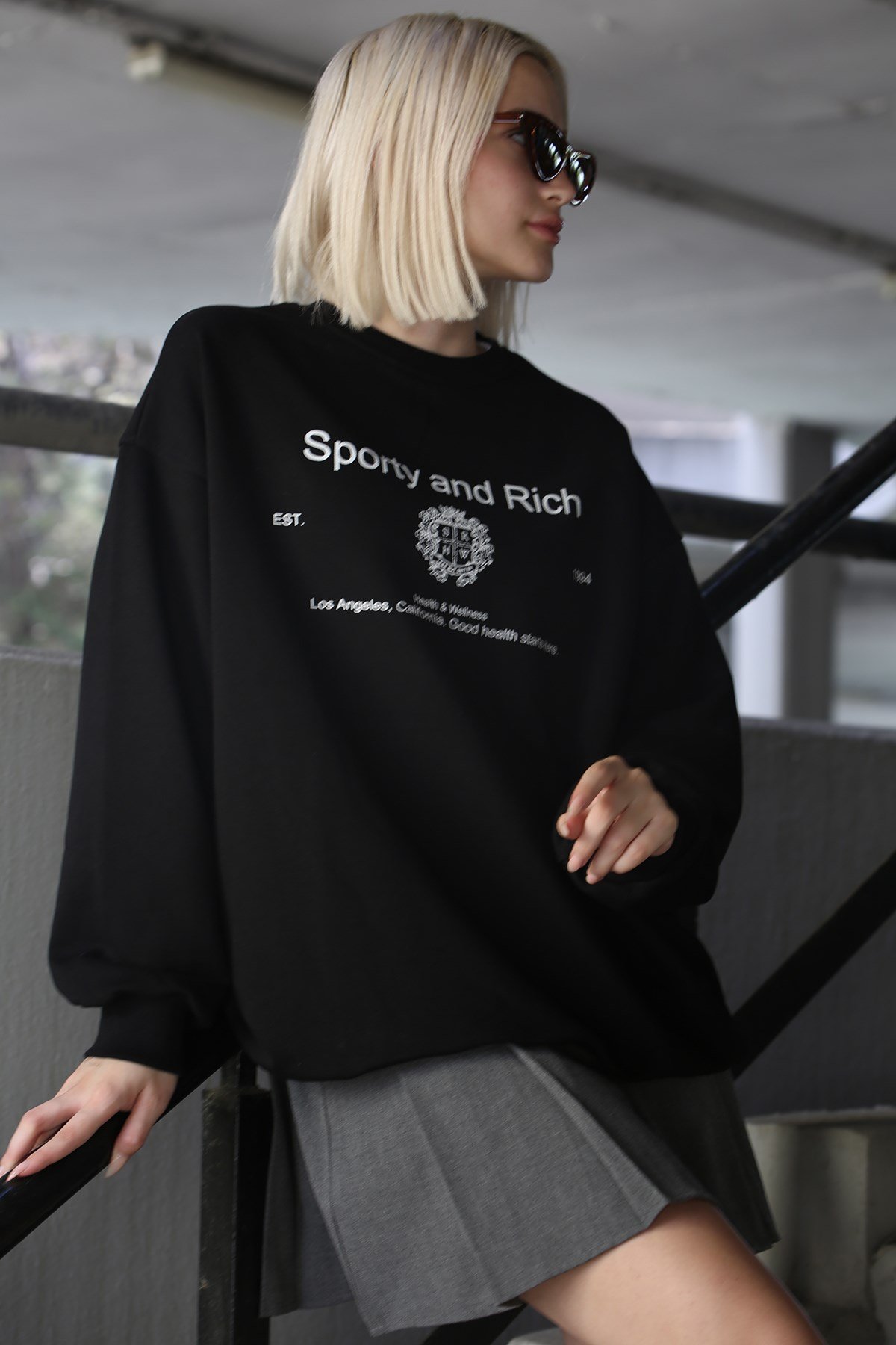 Siyah Bisiklet Yaka Baskılı Oversize Kadın Sweatshirt MG1577